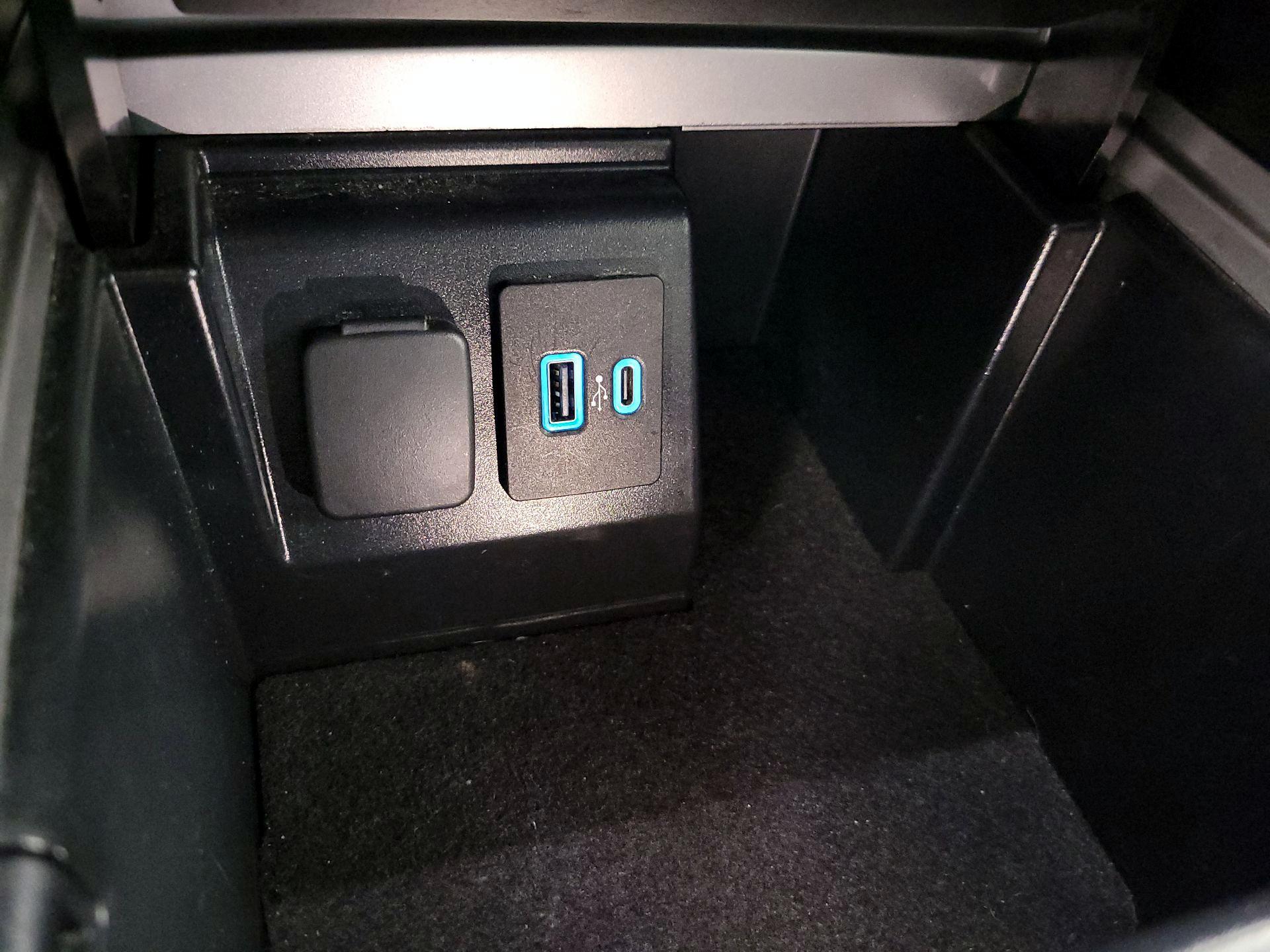 Thumbnail: 2023 Ford Explorer - 18