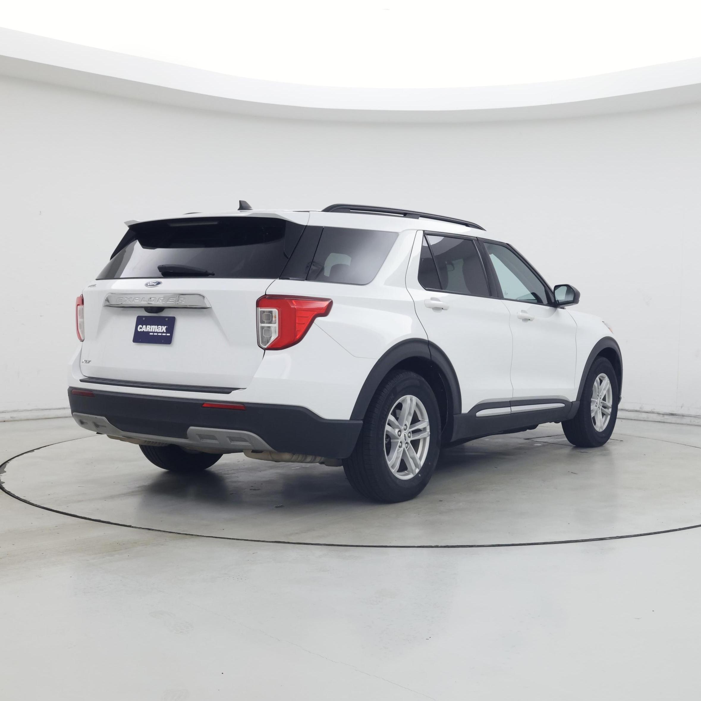 Thumbnail: 2023 Ford Explorer - 8