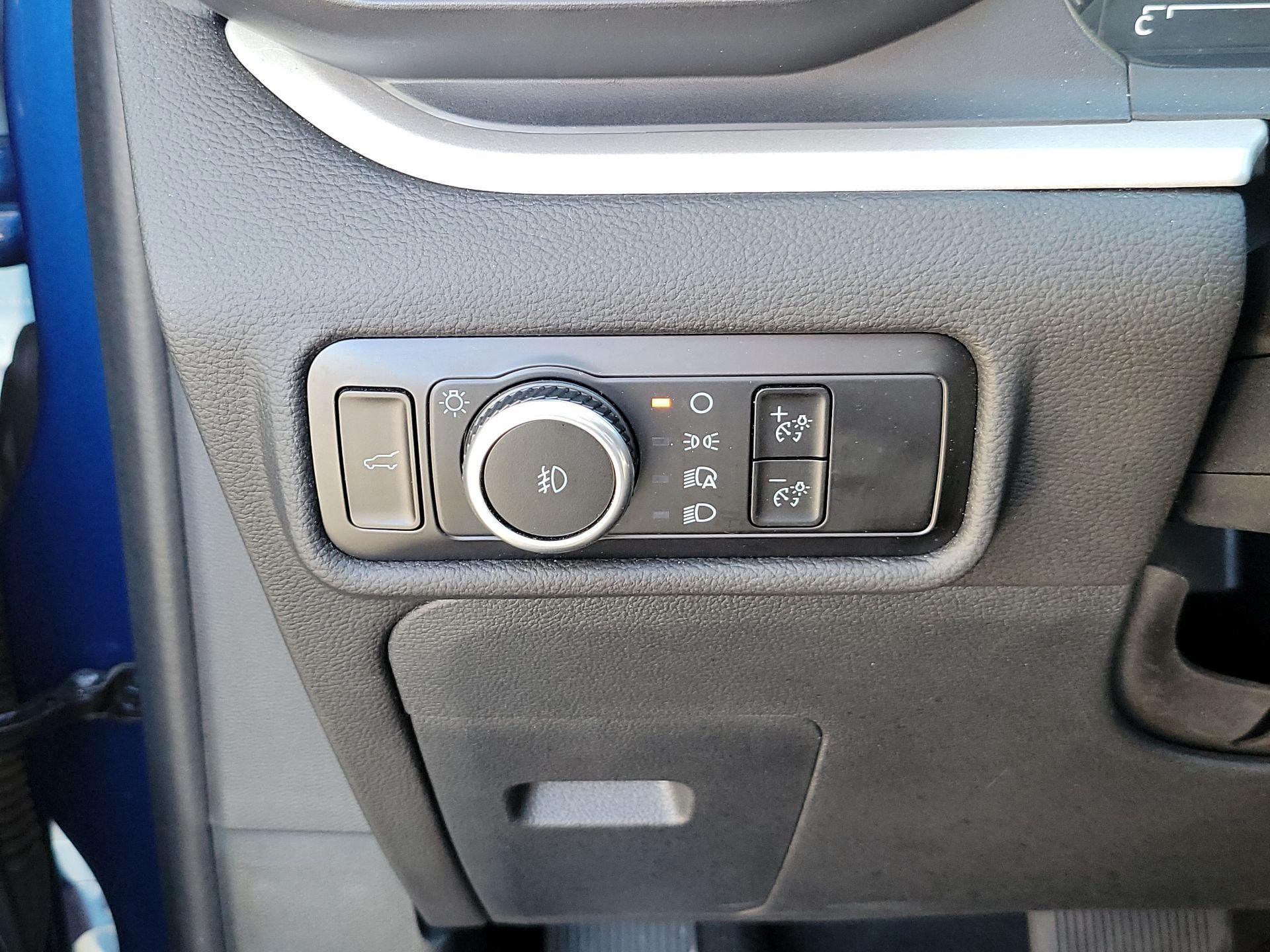 Thumbnail: 2023 Ford Explorer - 11