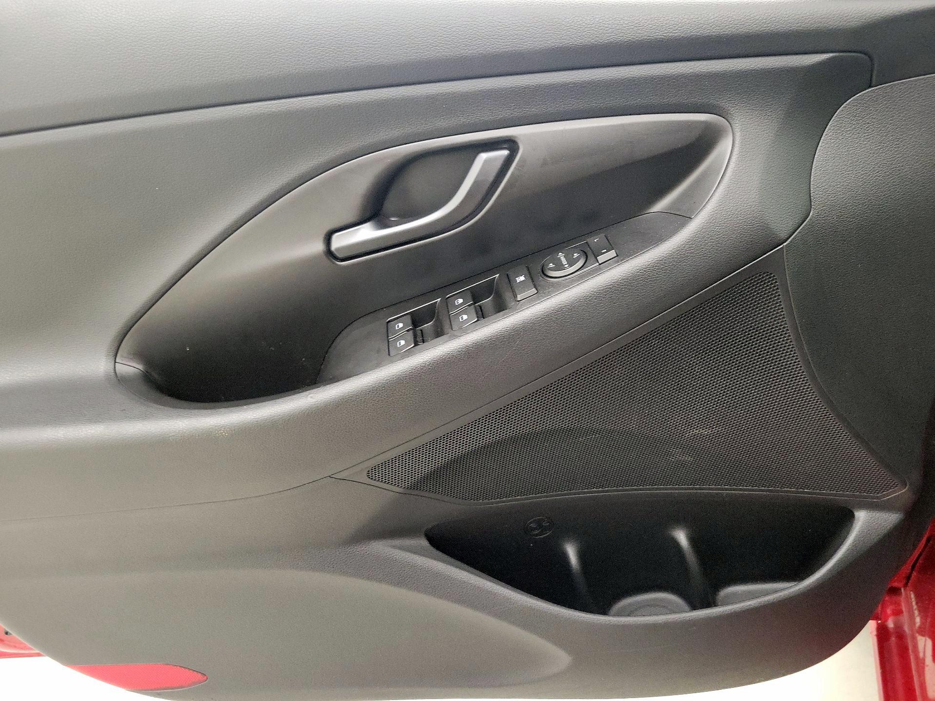 Thumbnail: 2020 Hyundai Elantra - 12