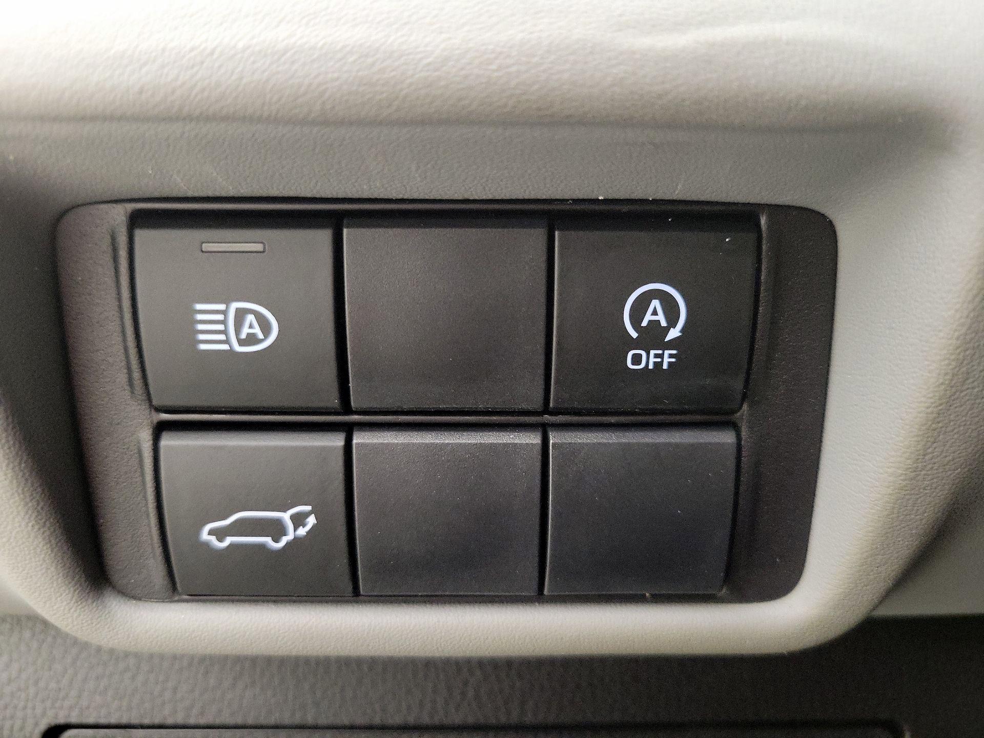 Thumbnail: 2023 Toyota Highlander - 13