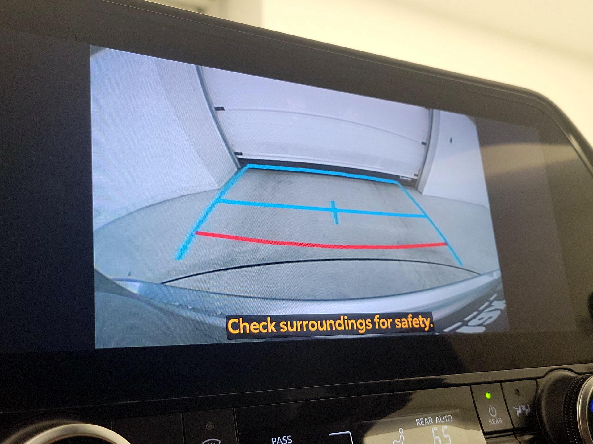 Thumbnail: 2023 Toyota Highlander - 14