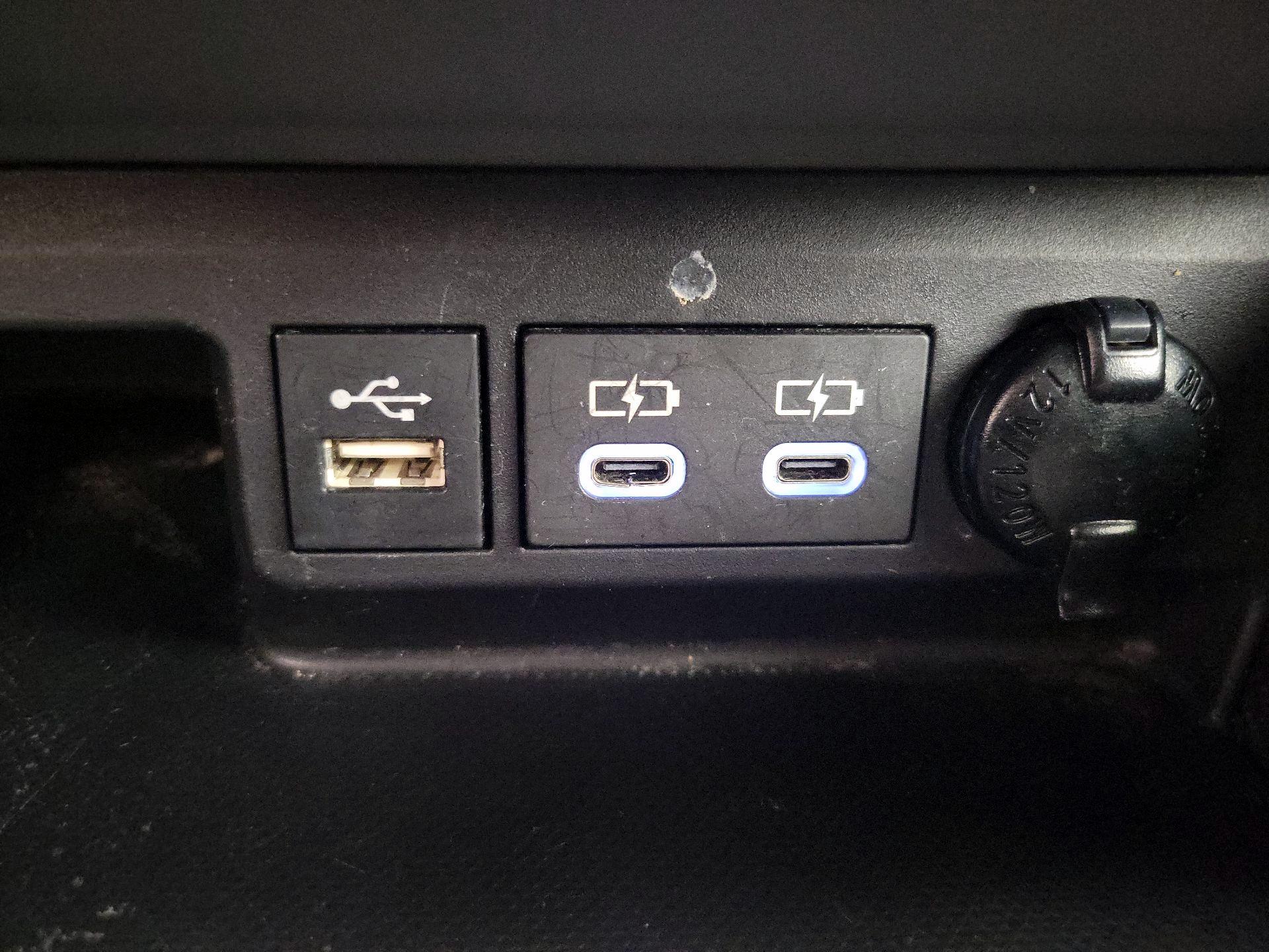 Thumbnail: 2023 Toyota Highlander - 18