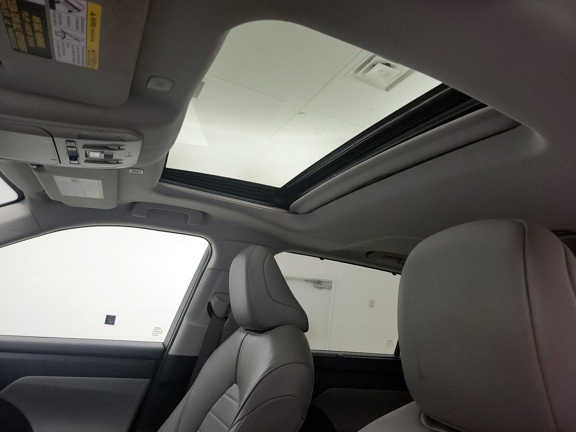 Thumbnail: 2023 Toyota Highlander - 19