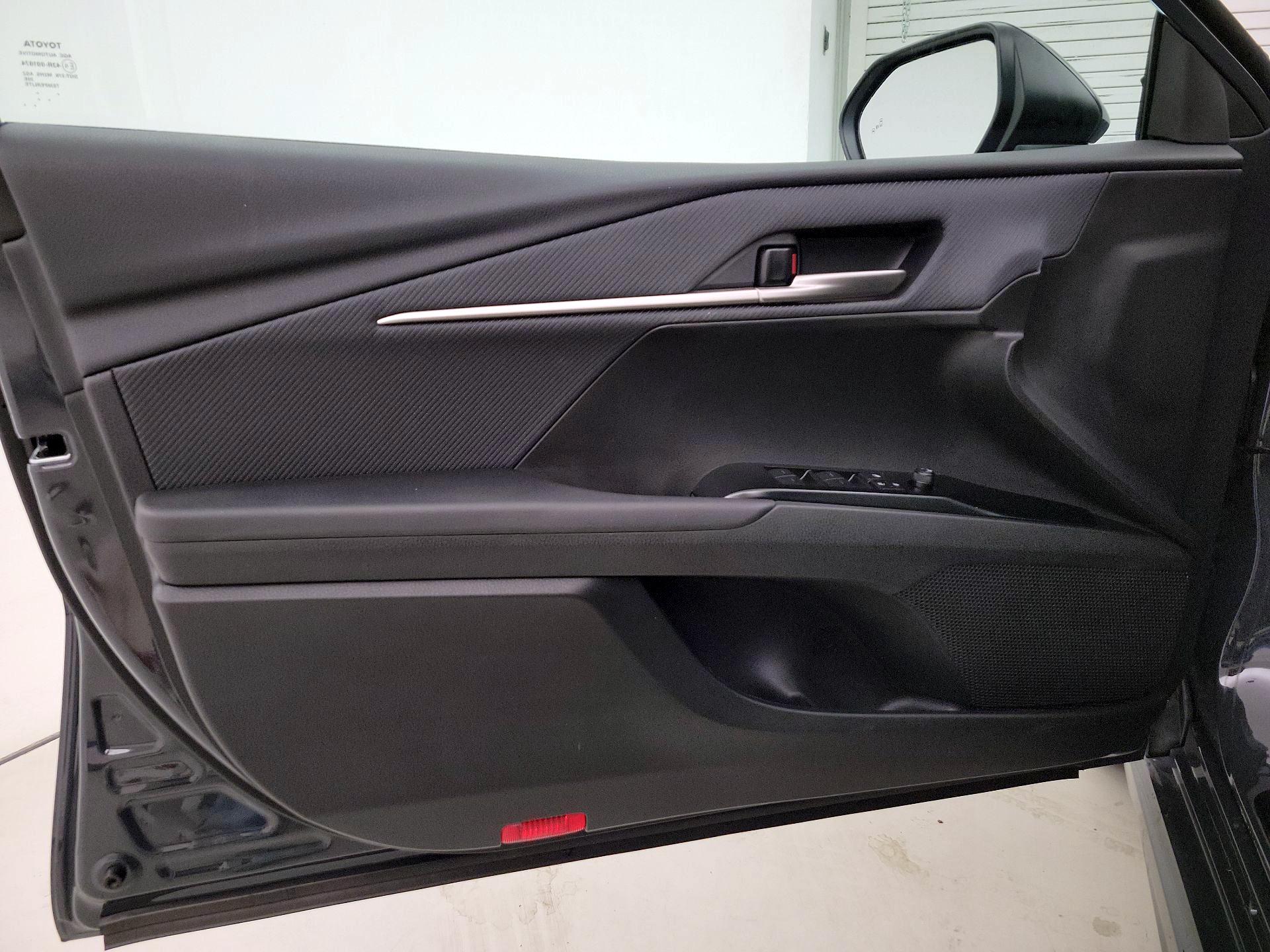 Thumbnail: 2025 Toyota Camry - 12