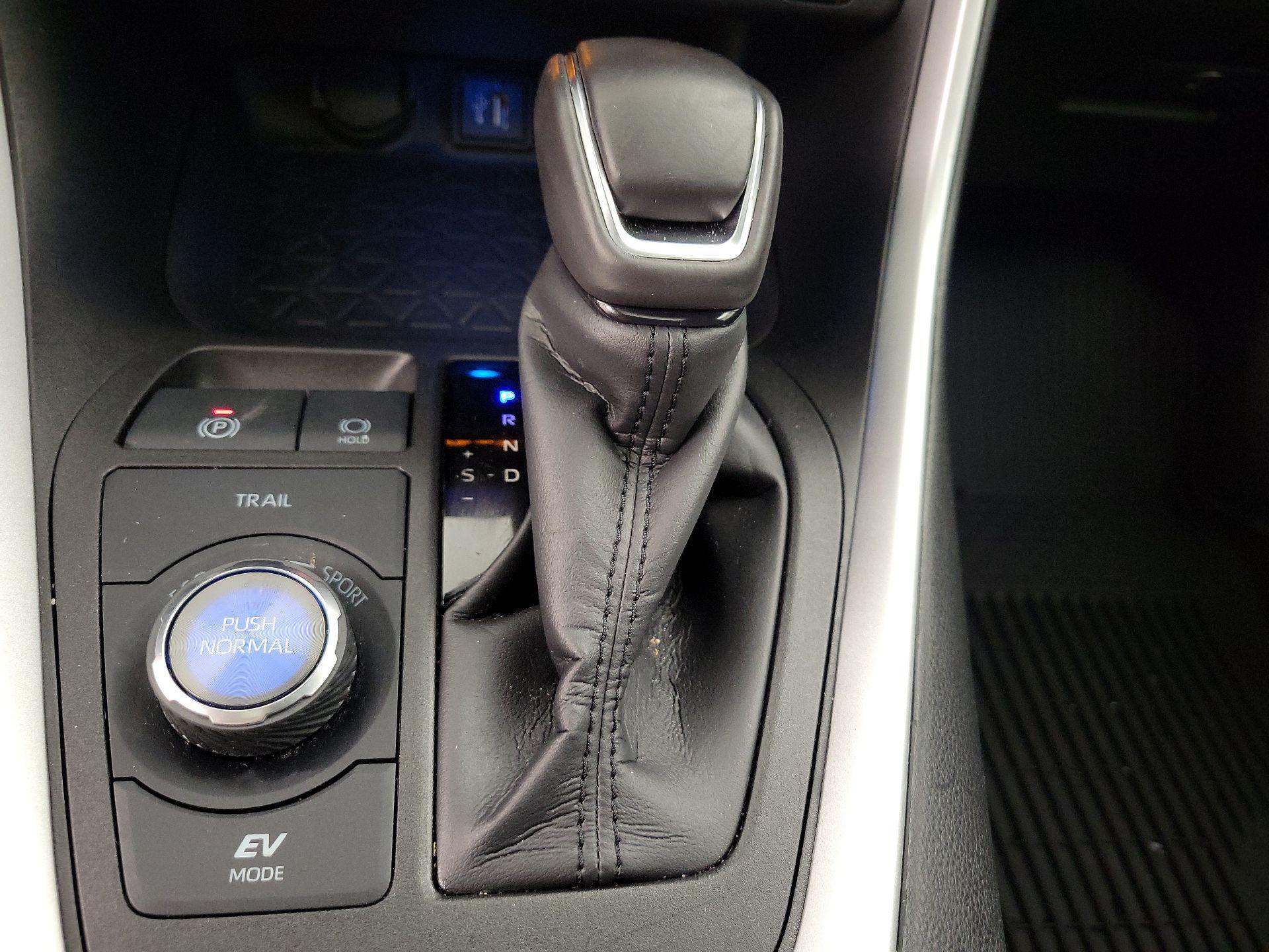 Thumbnail: 2023 Toyota RAV4 - 18