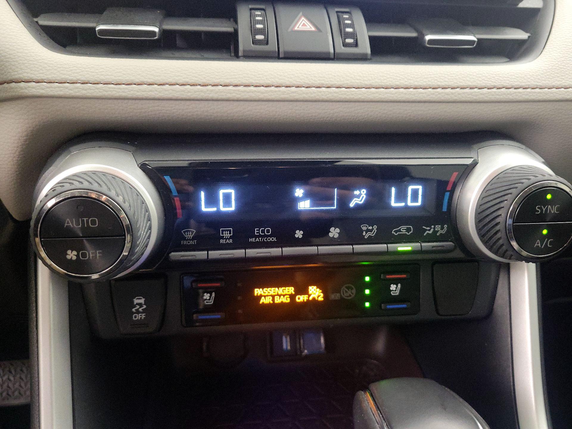 Thumbnail: 2020 Toyota RAV4 - 17