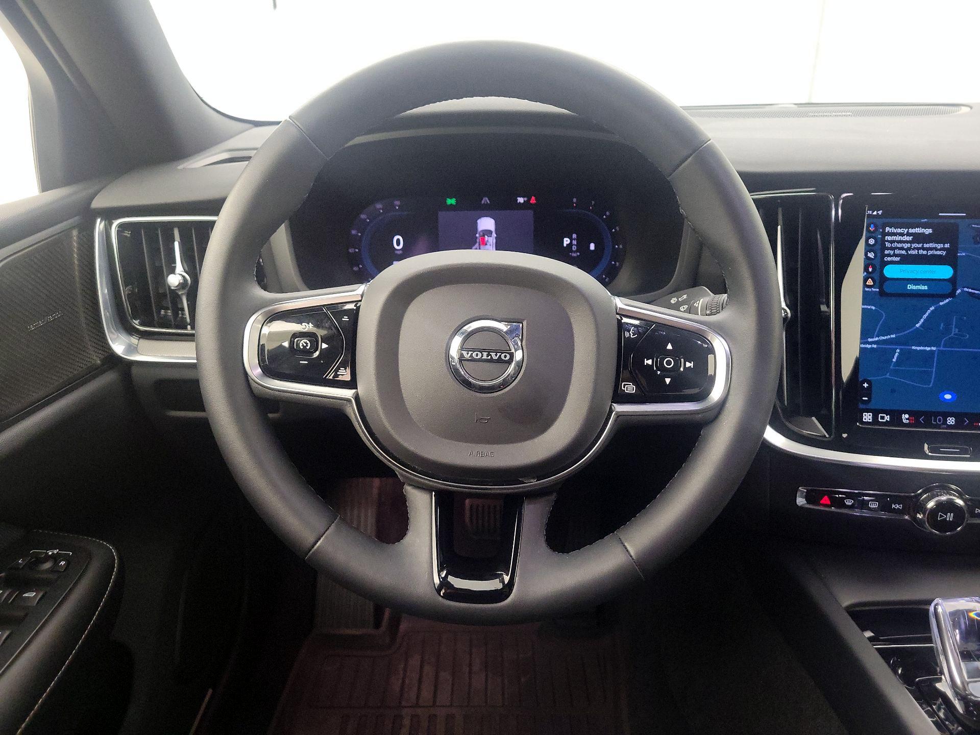 Thumbnail: 2024 Volvo S60 - 10