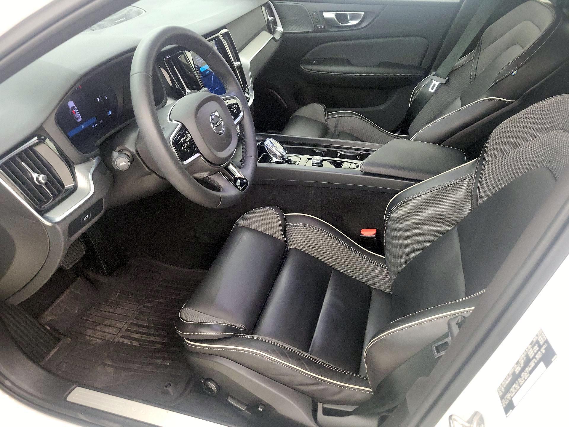 Thumbnail: 2024 Volvo S60 - 11