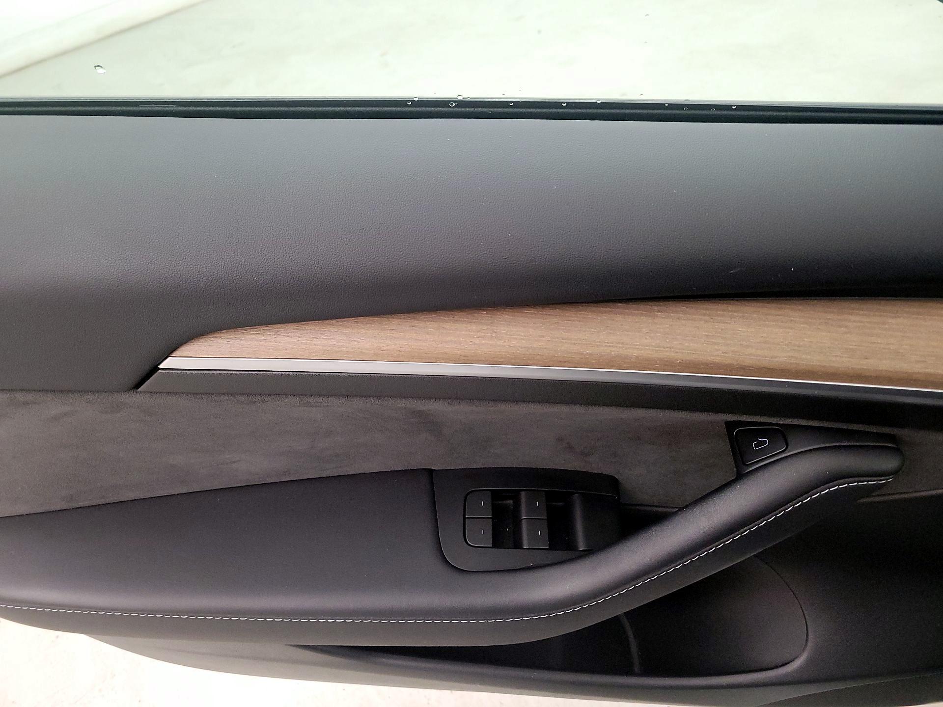 Thumbnail: 2023 Tesla Model 3 - 12