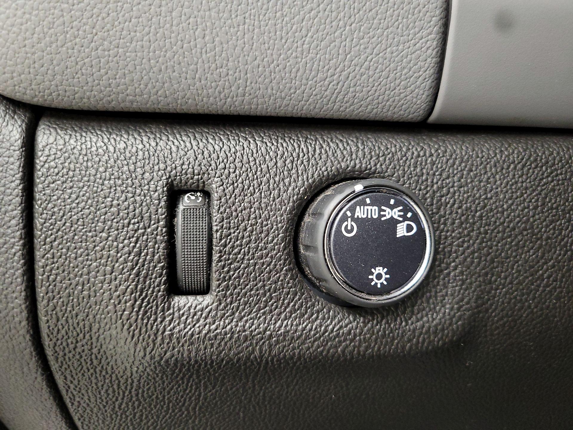 Thumbnail: 2021 Chevrolet Colorado - 13