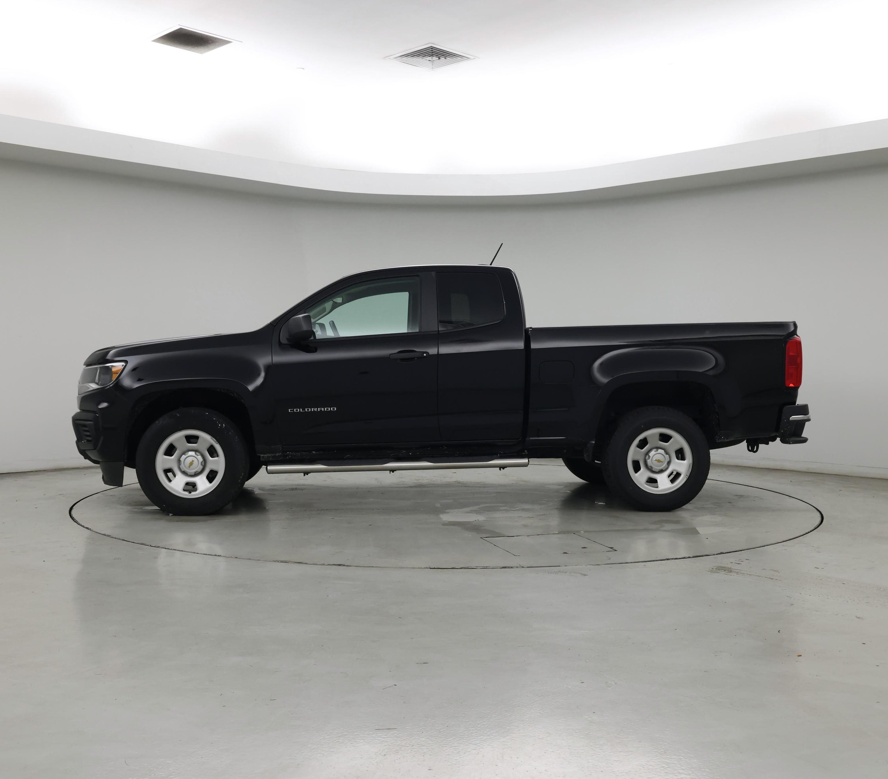 Thumbnail: 2021 Chevrolet Colorado - 3