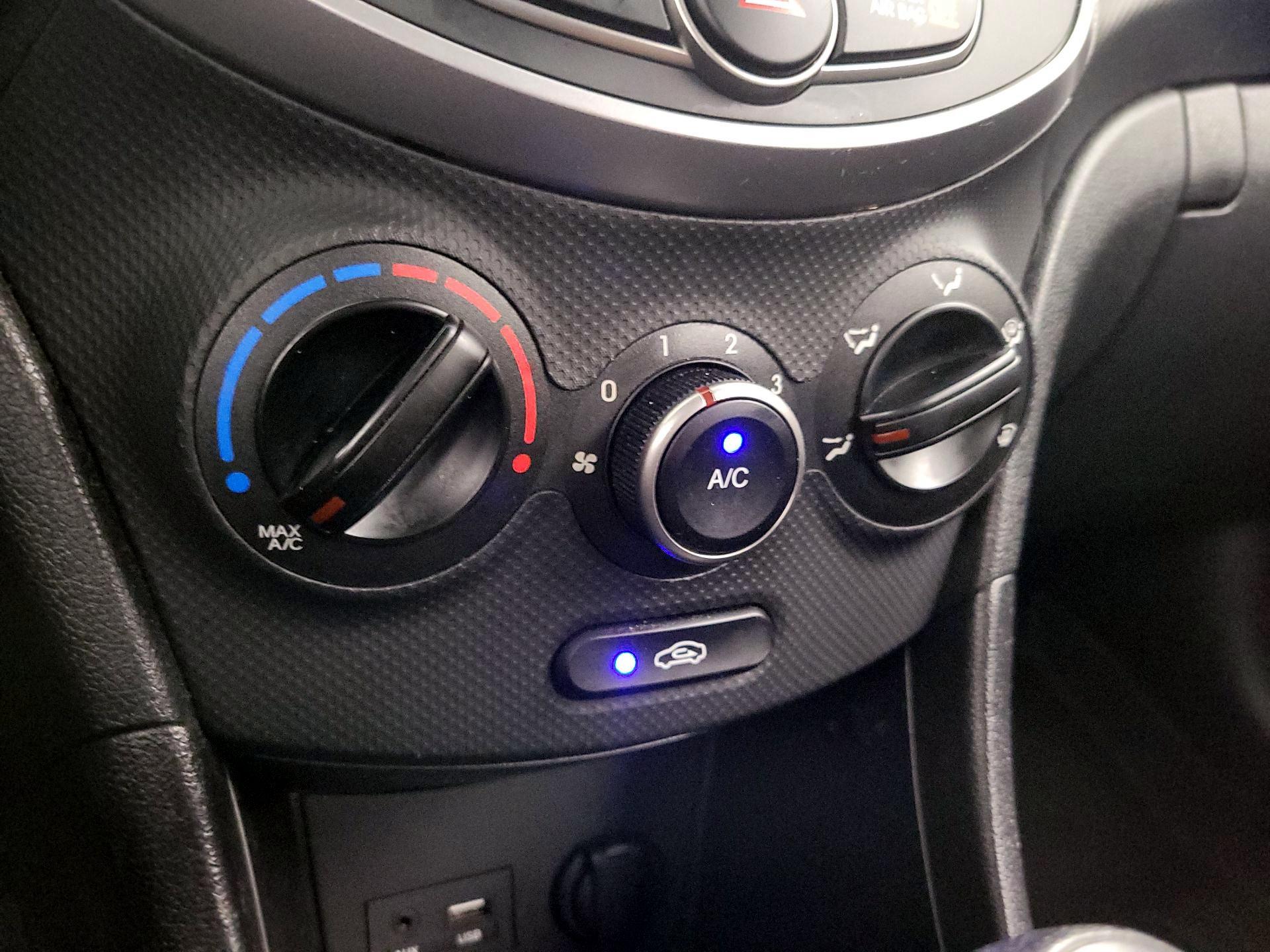 Thumbnail: 2017 Hyundai Accent - 15