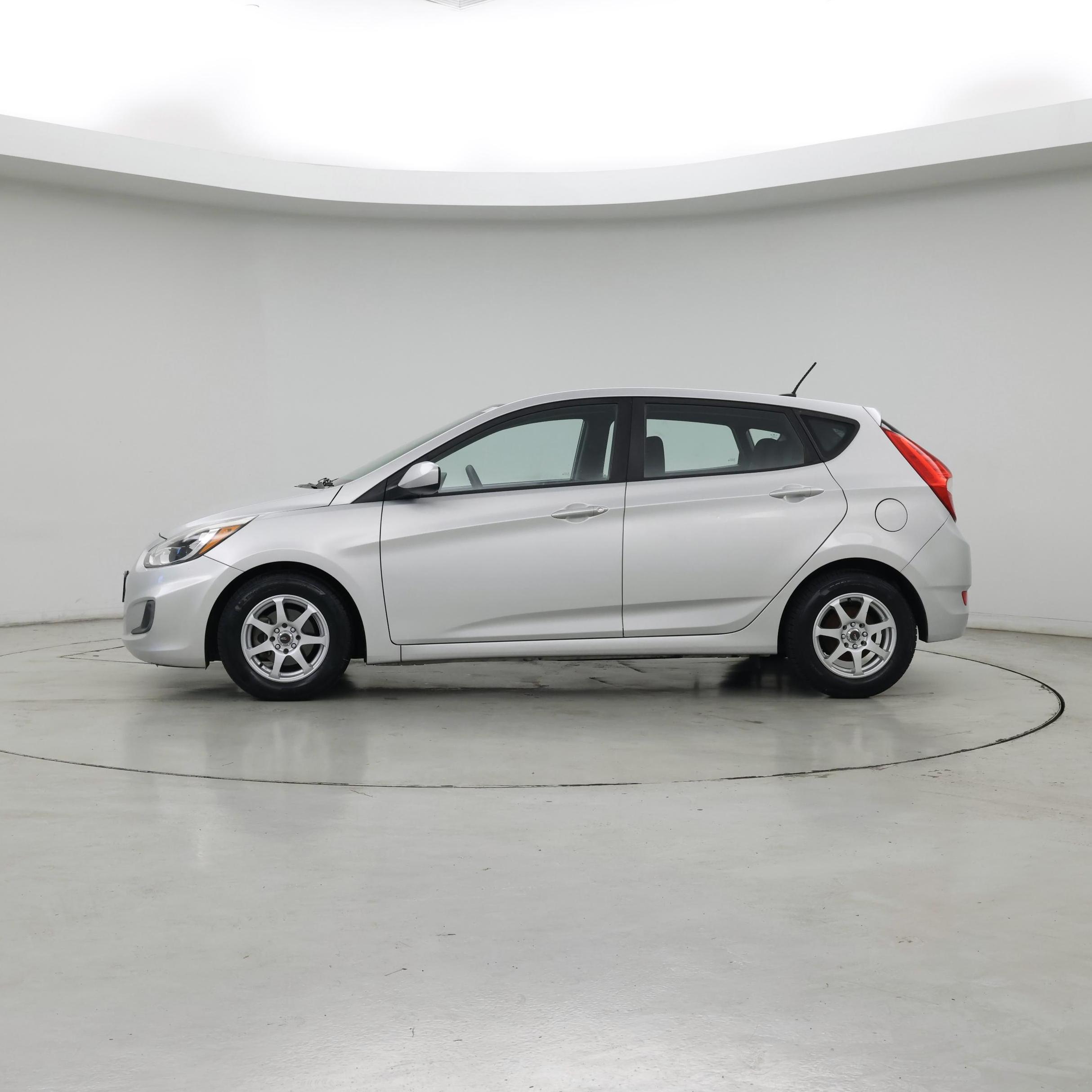 Thumbnail: 2017 Hyundai Accent - 3