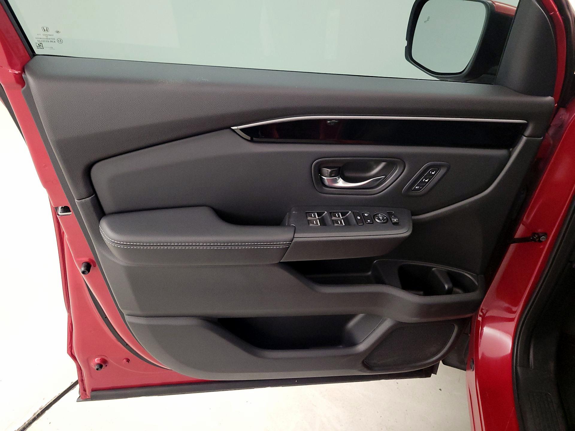 Thumbnail: 2023 Honda Pilot - 12