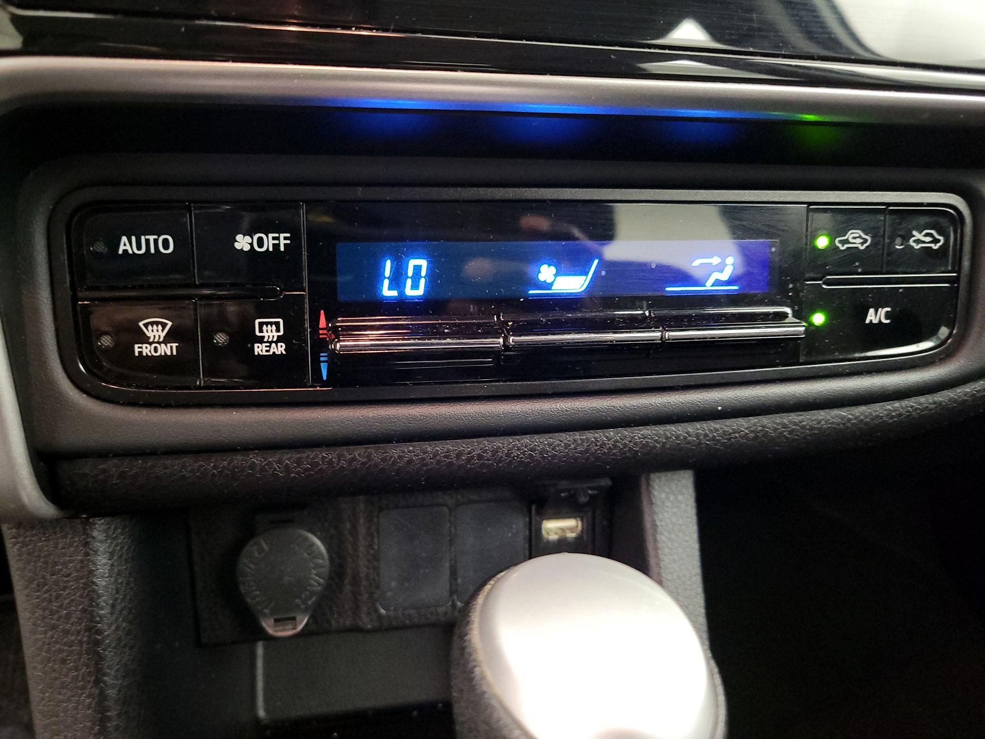 Thumbnail: 2018 Toyota Corolla - 16