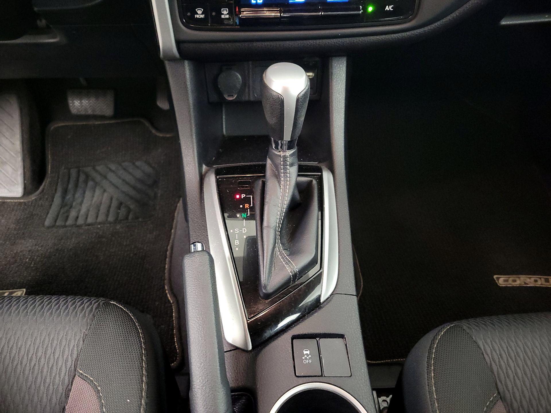 Thumbnail: 2018 Toyota Corolla - 17