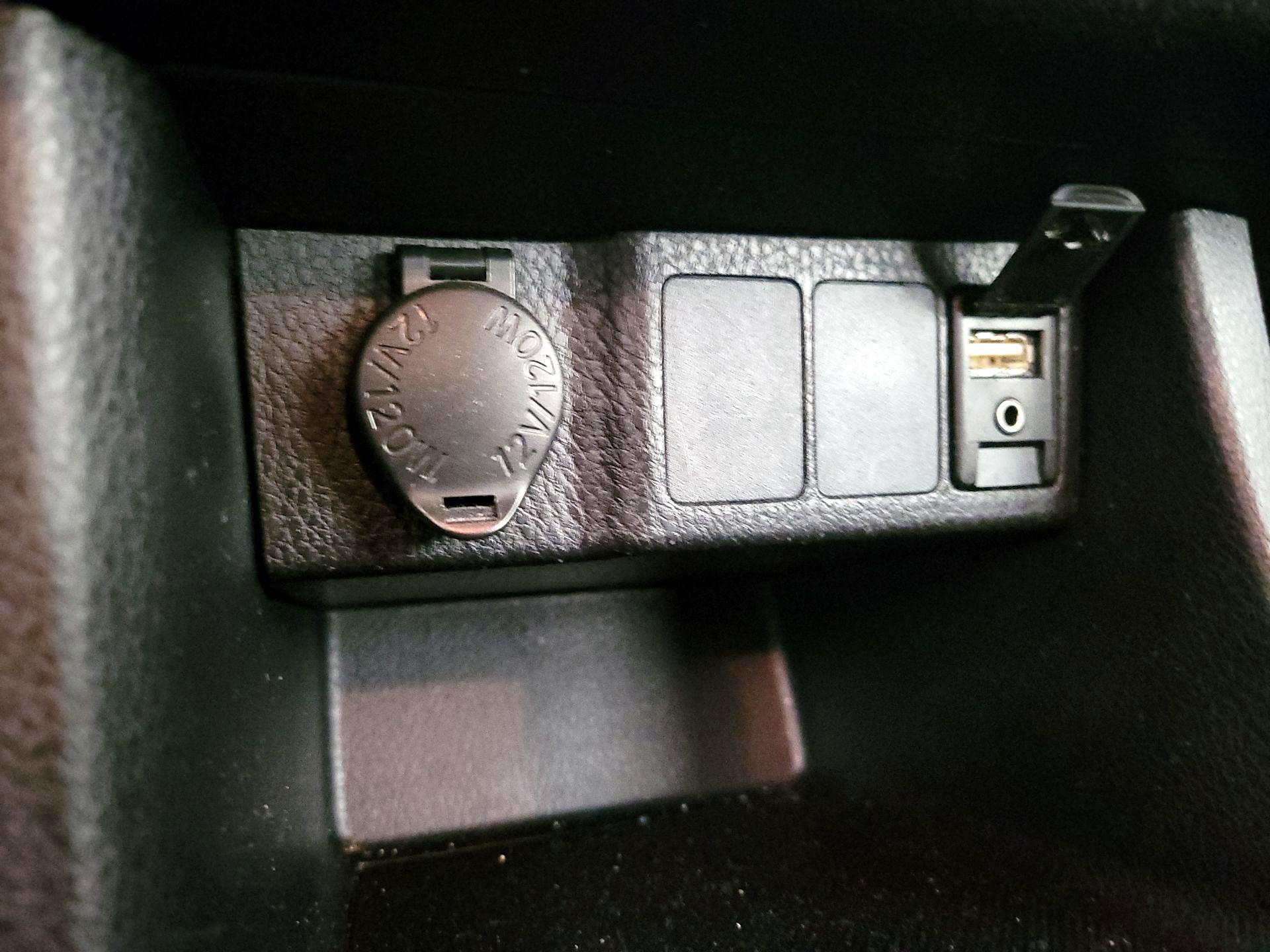 Thumbnail: 2018 Toyota Corolla - 18