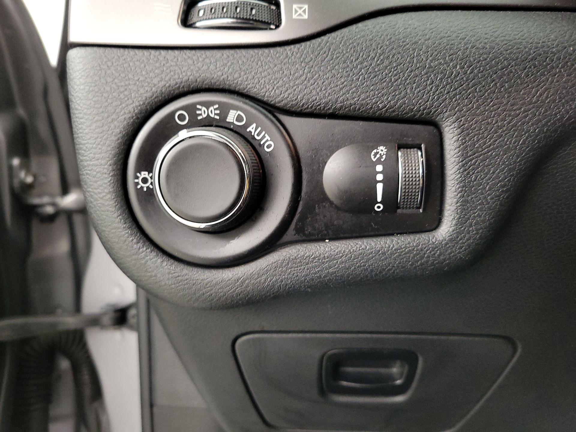 Thumbnail: 2020 Jeep Cherokee - 13