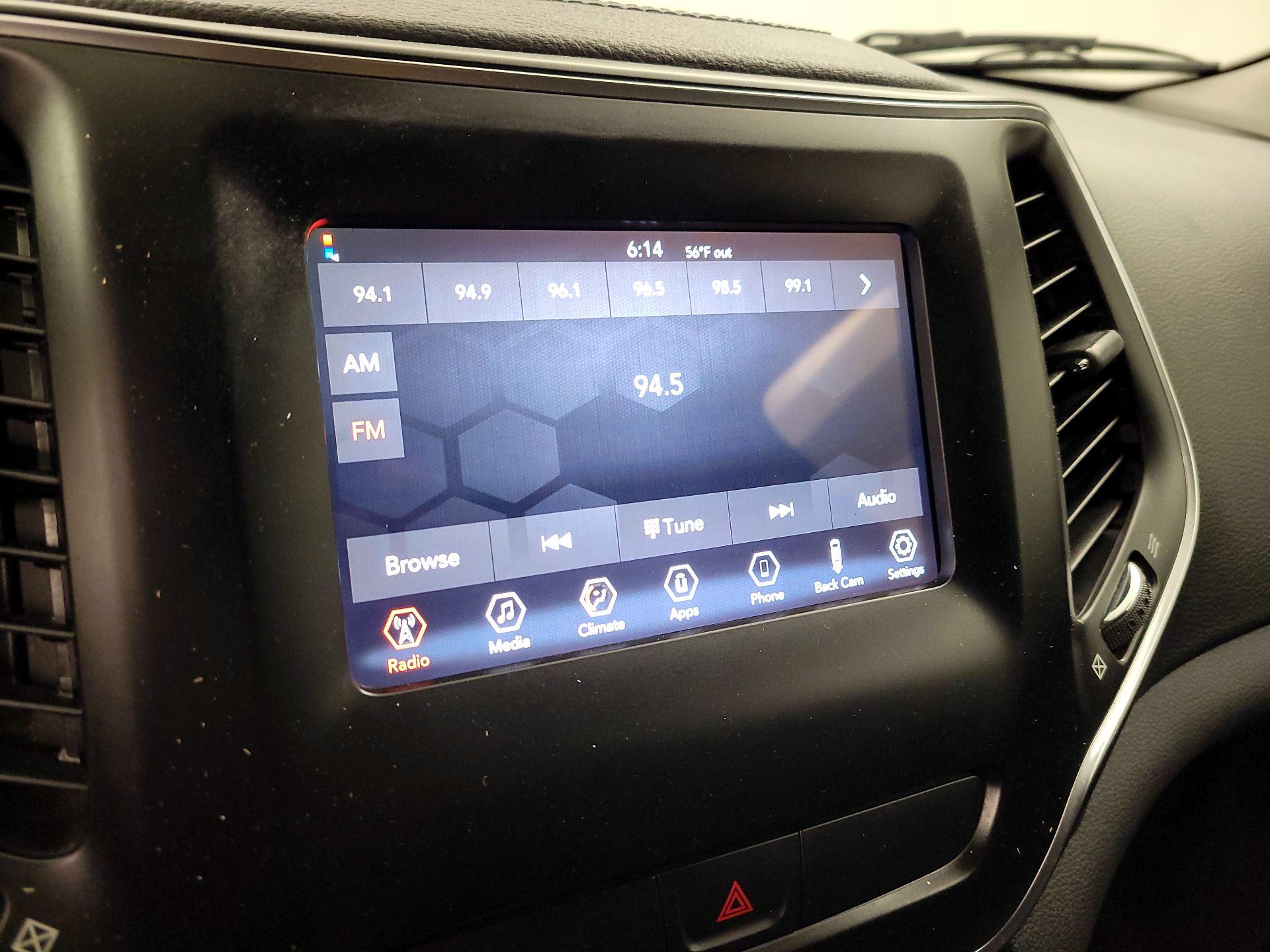 Thumbnail: 2020 Jeep Cherokee - 15