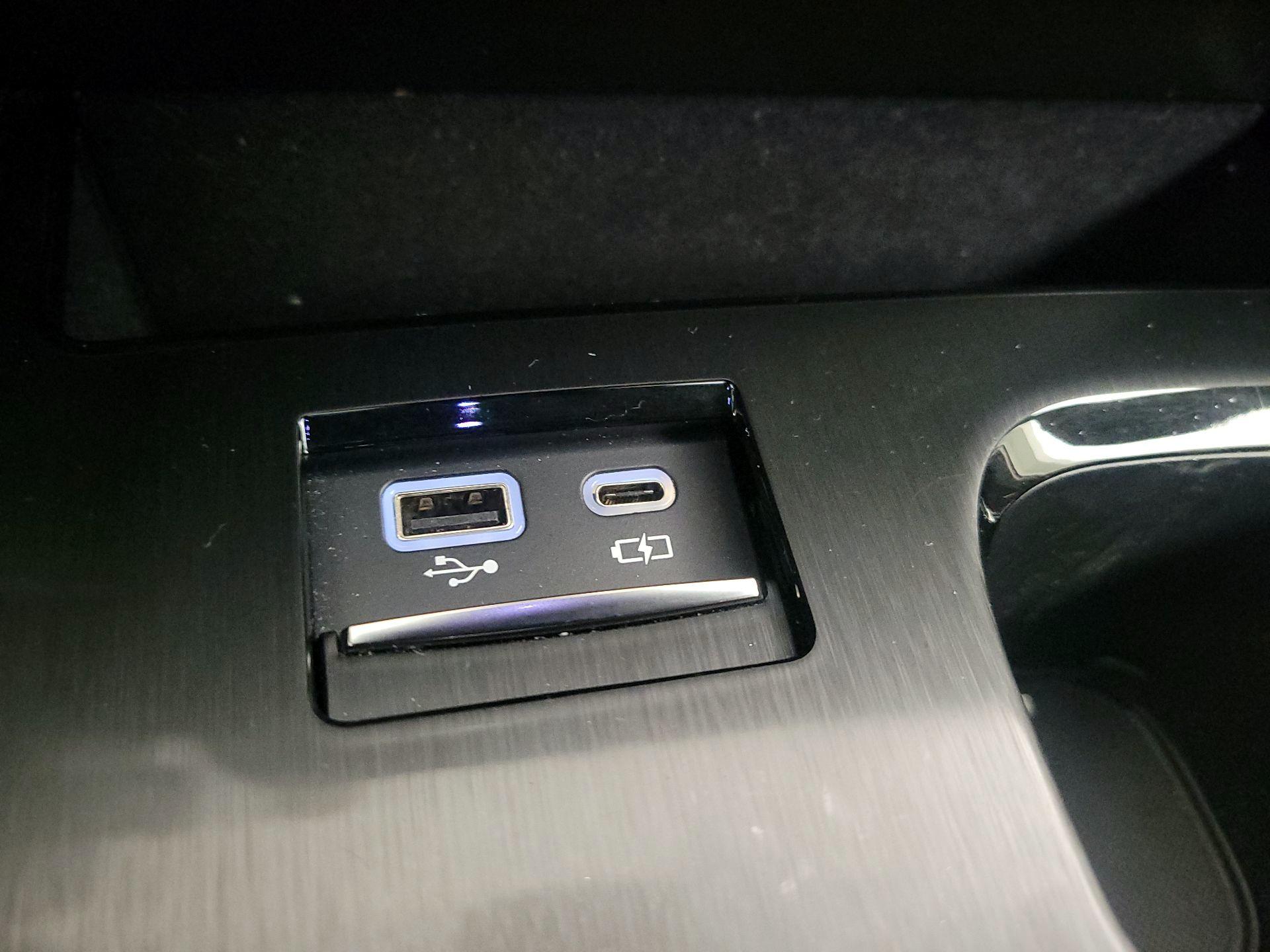 Thumbnail: 2023 Lexus ES - 18