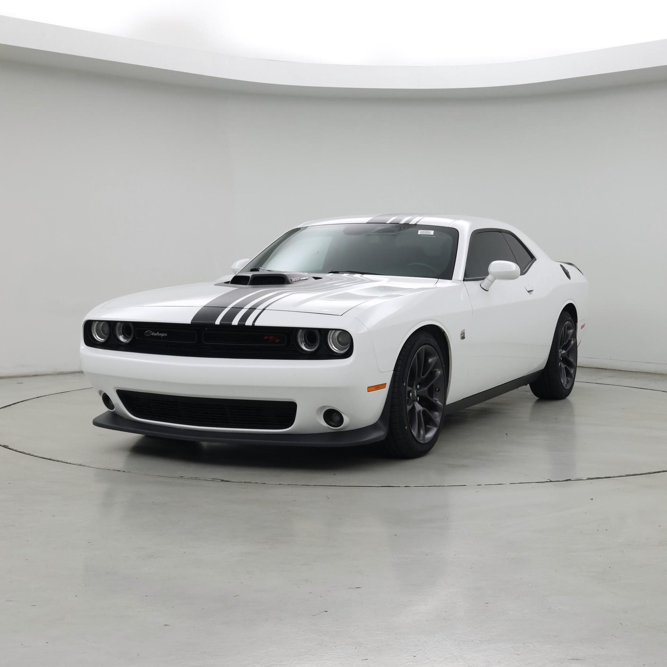 Thumbnail: 2022 Dodge Challenger - 4