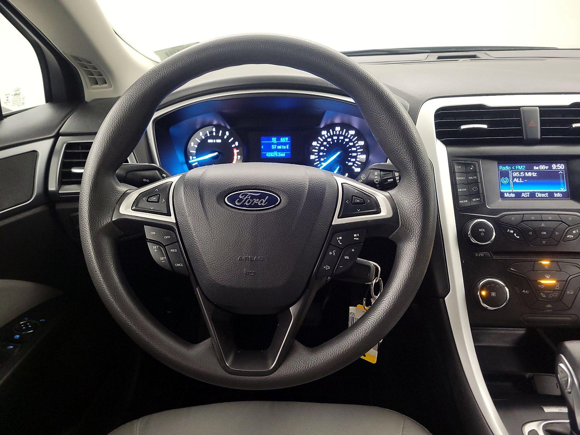 Thumbnail: 2014 Ford Fusion - 10