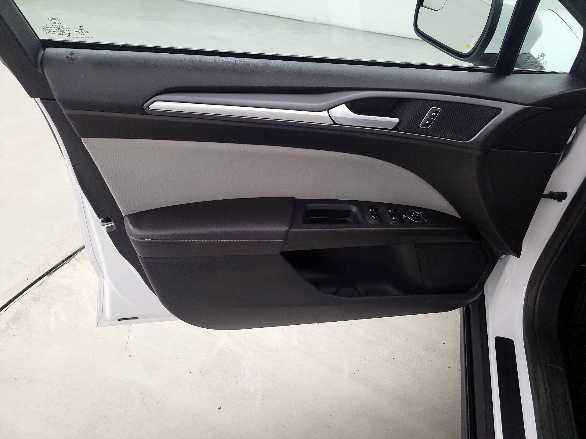 Thumbnail: 2014 Ford Fusion - 12