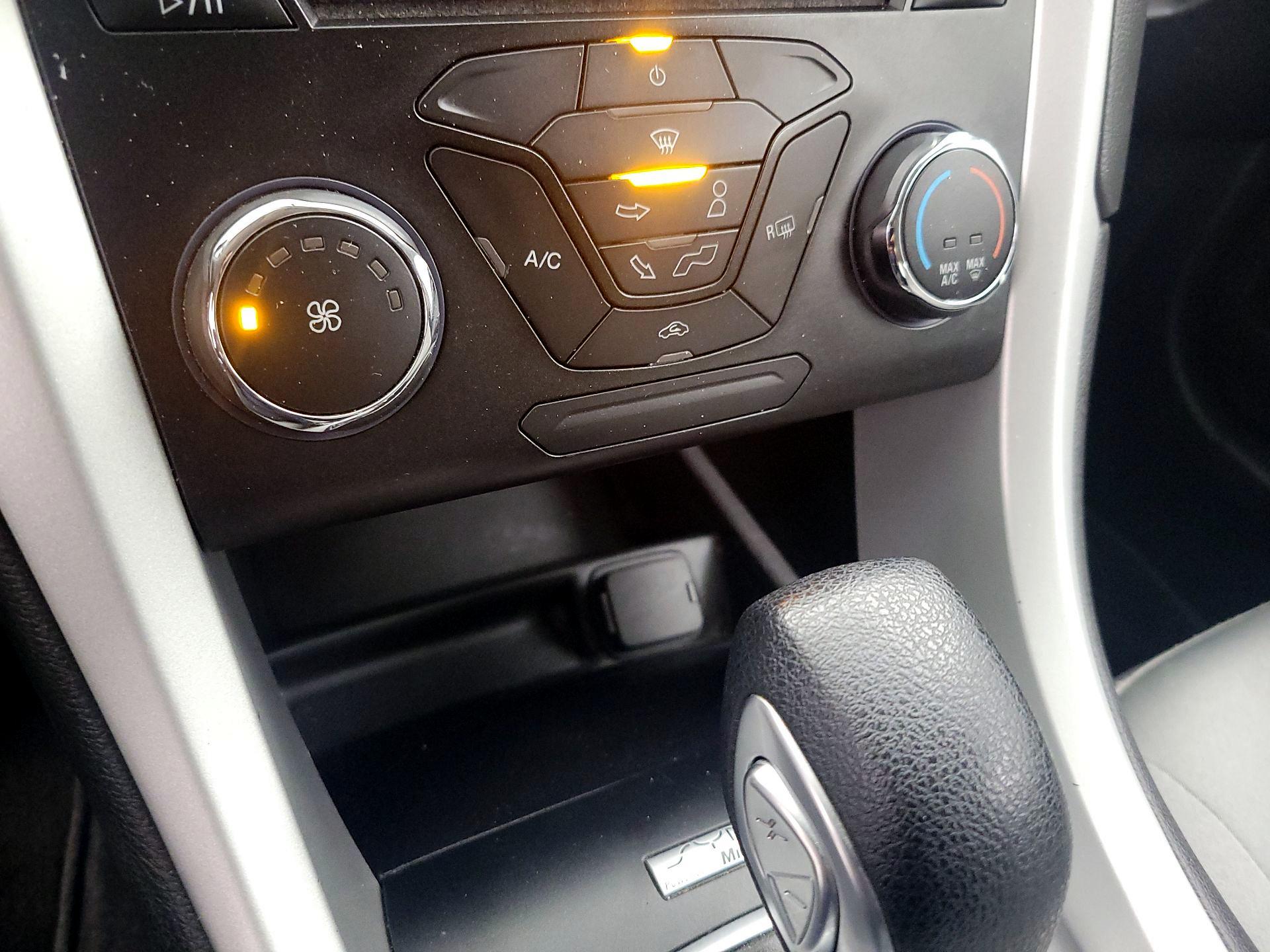 Thumbnail: 2014 Ford Fusion - 15