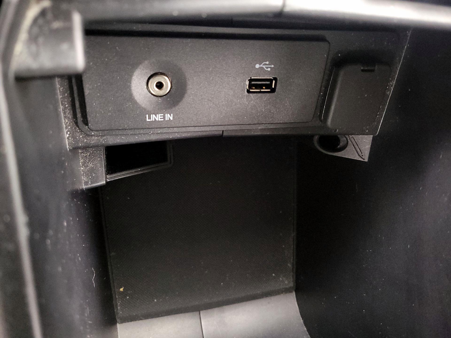 Thumbnail: 2014 Ford Fusion - 17