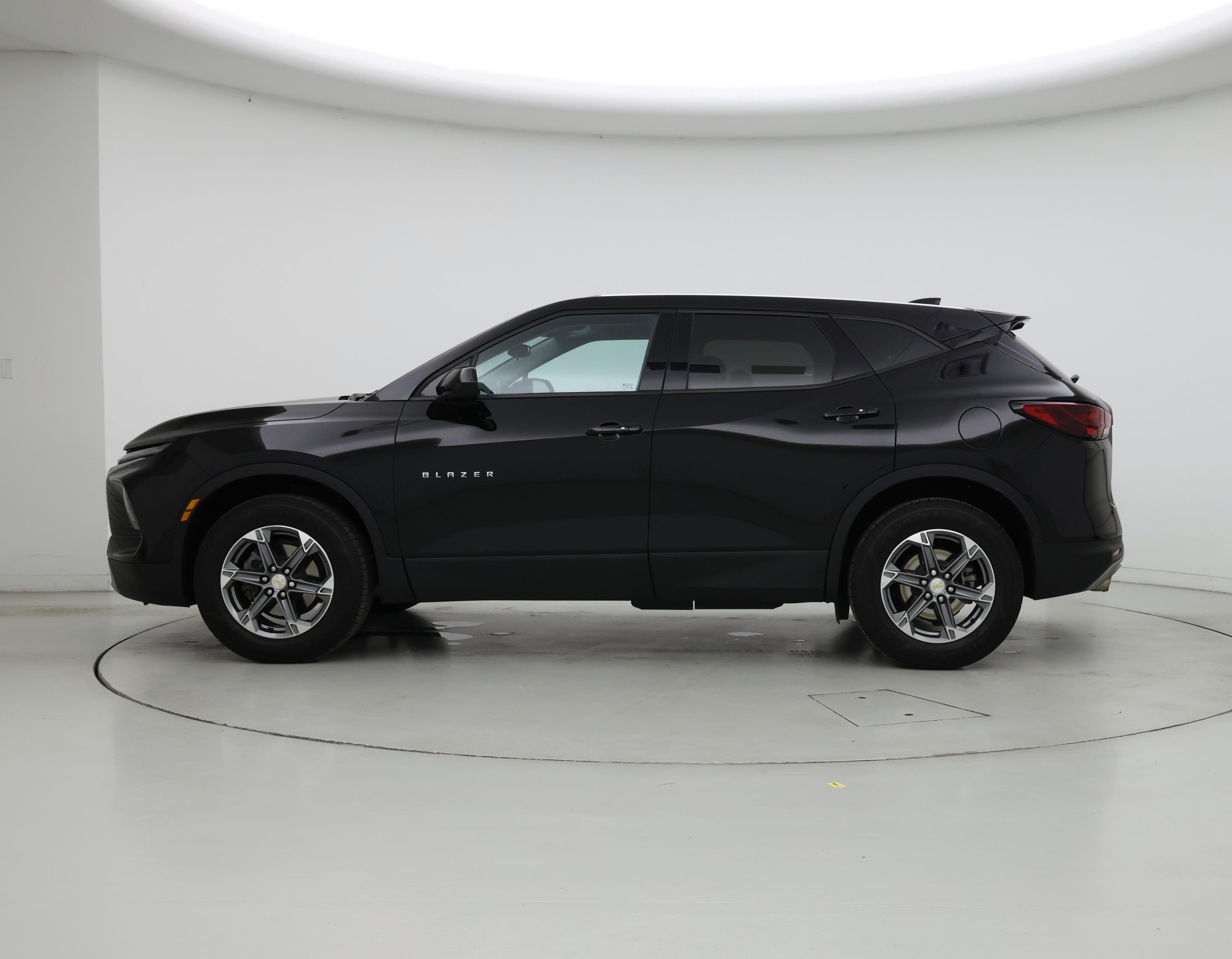 Thumbnail: 2023 Chevrolet Blazer - 3