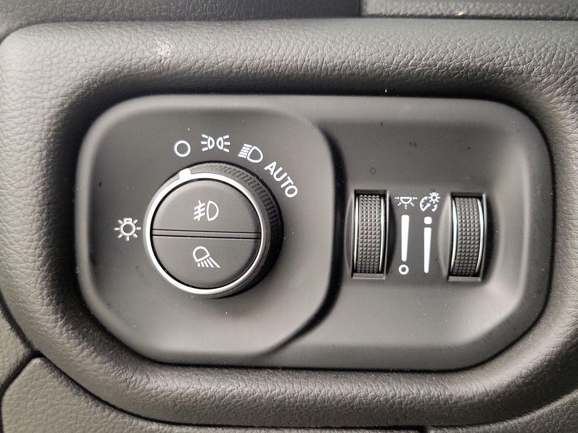 Thumbnail: 2025 RAM 1500 - 13