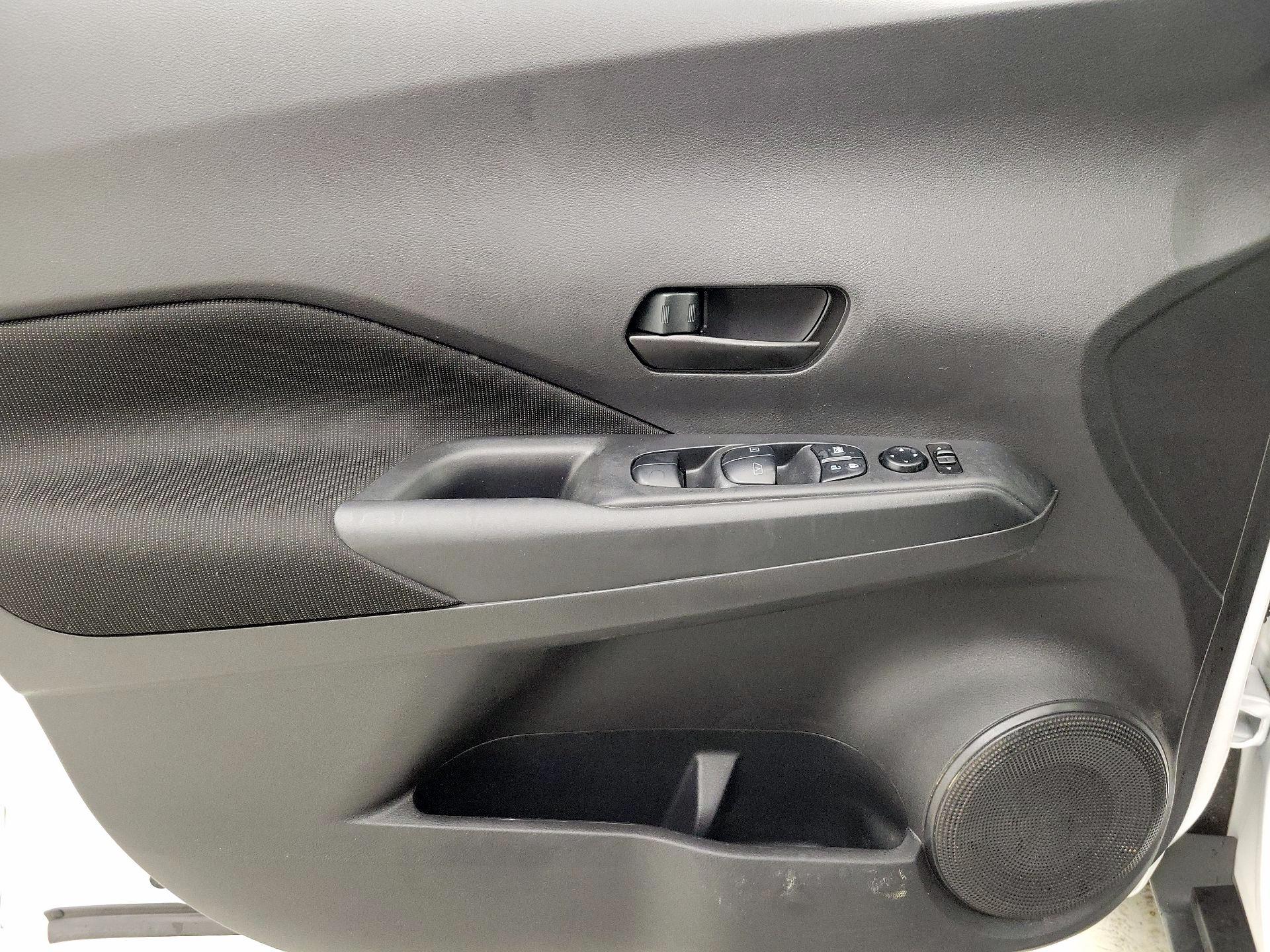 Thumbnail: 2023 Nissan Kicks - 12