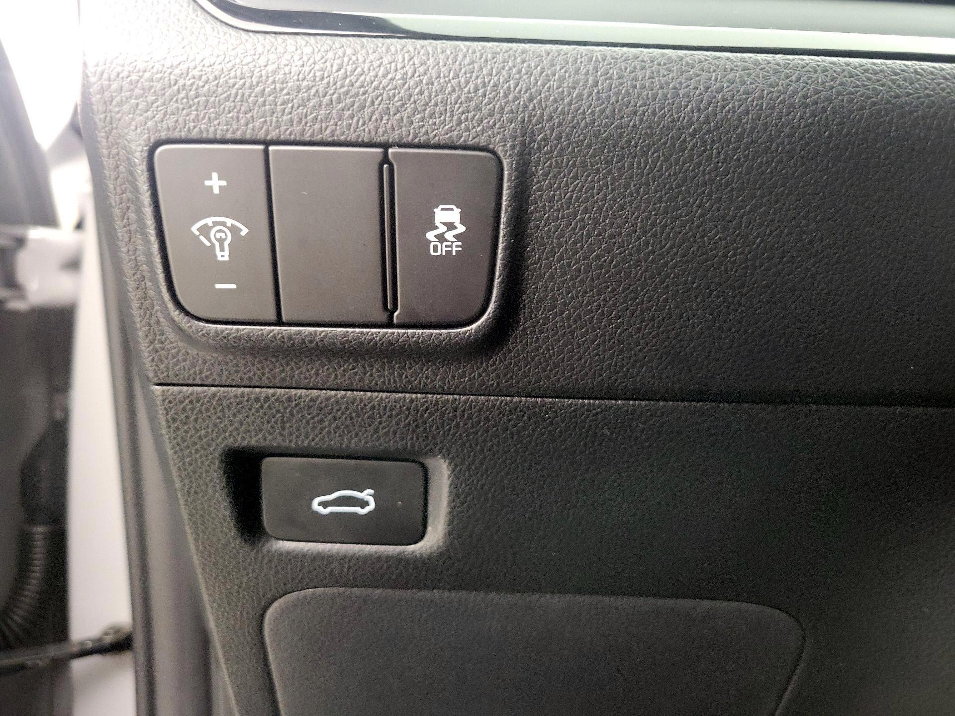 Thumbnail: 2025 Kia K5 - 13