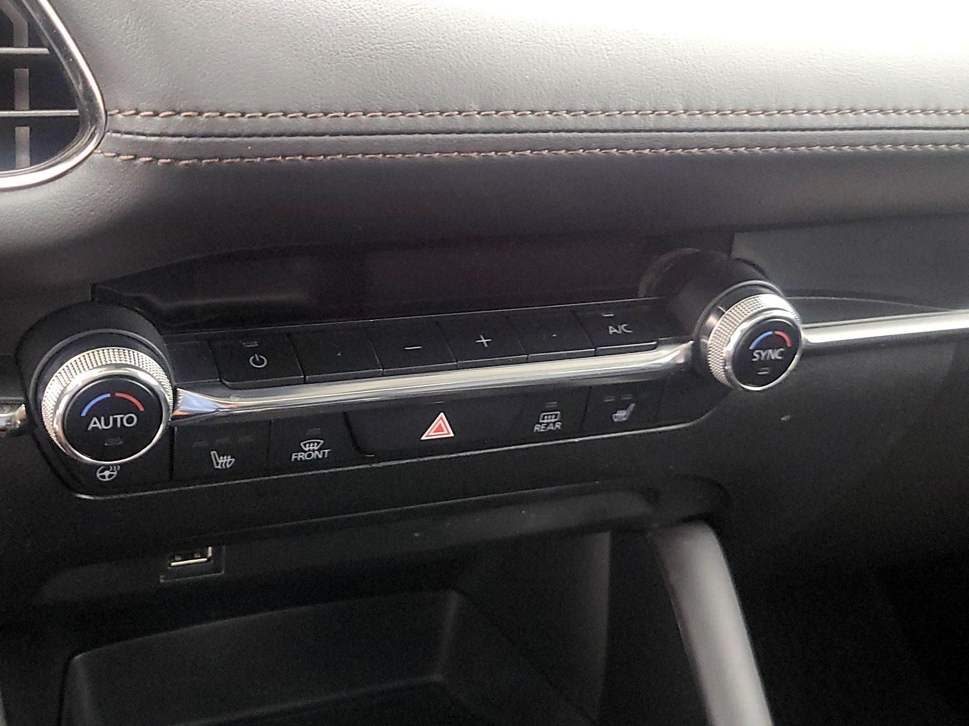 Thumbnail: 2021 Mazda Mazda3 - 17