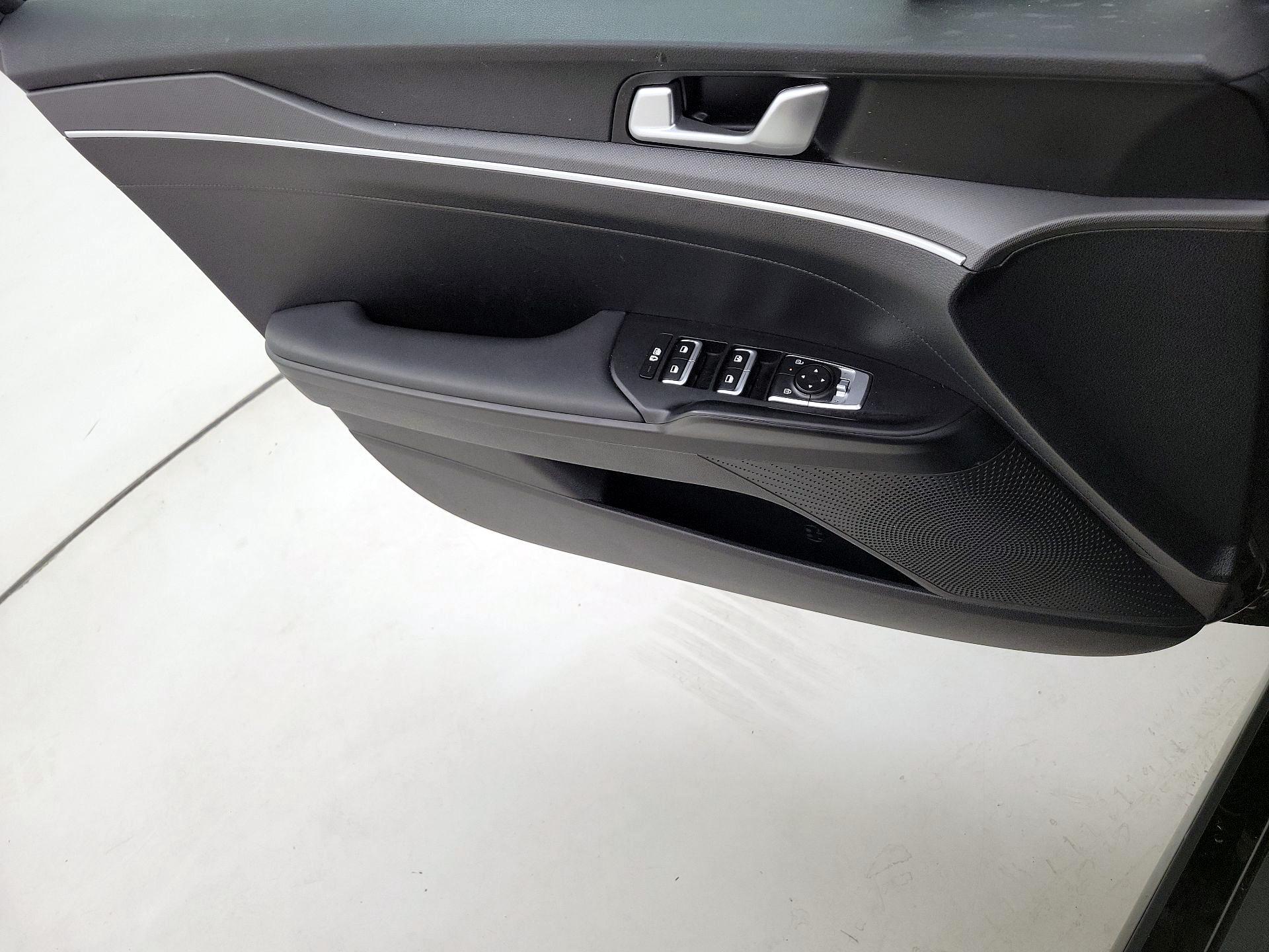 Thumbnail: 2025 Kia K5 - 12