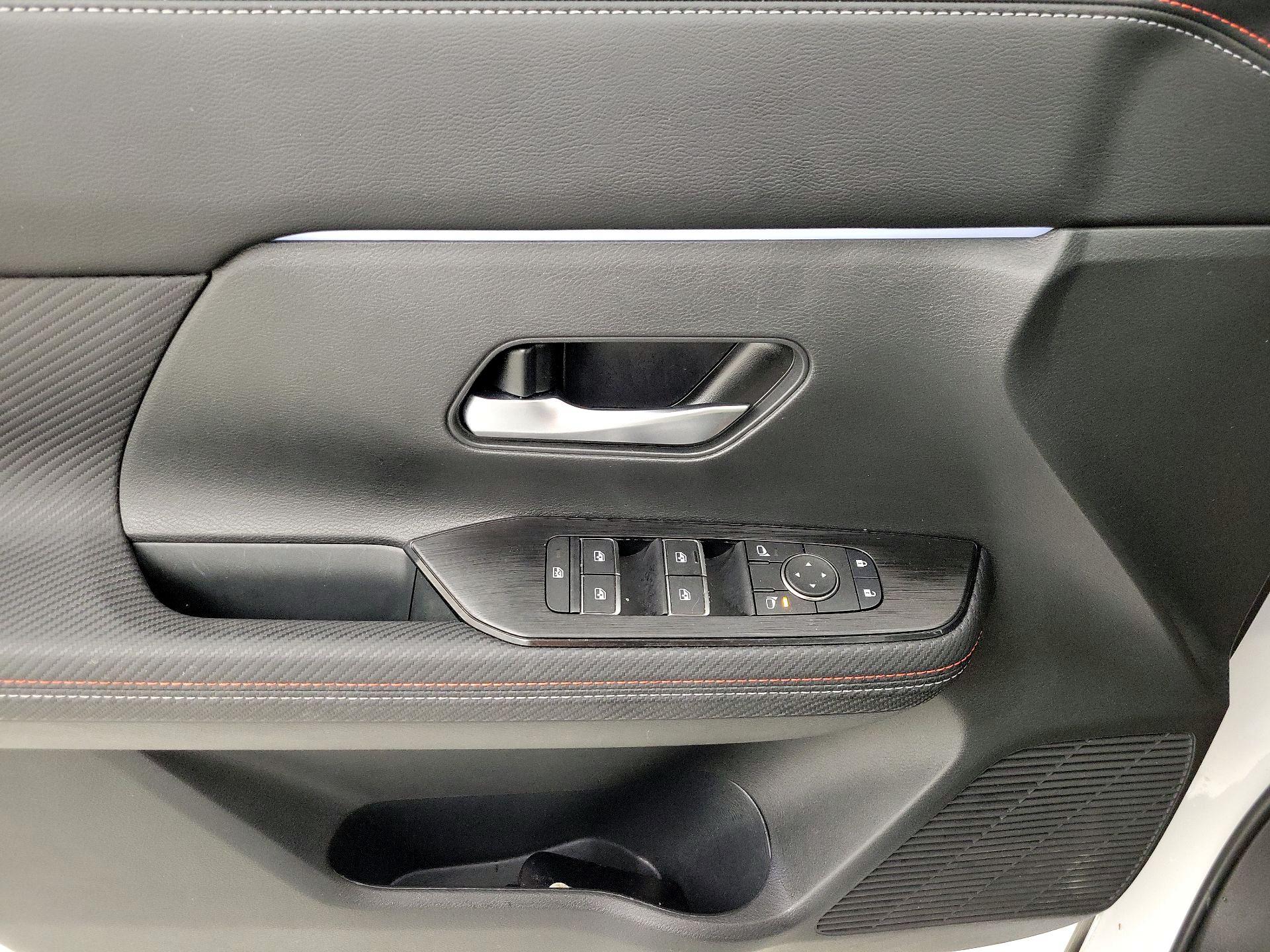 Thumbnail: 2025 Nissan Kicks - 12