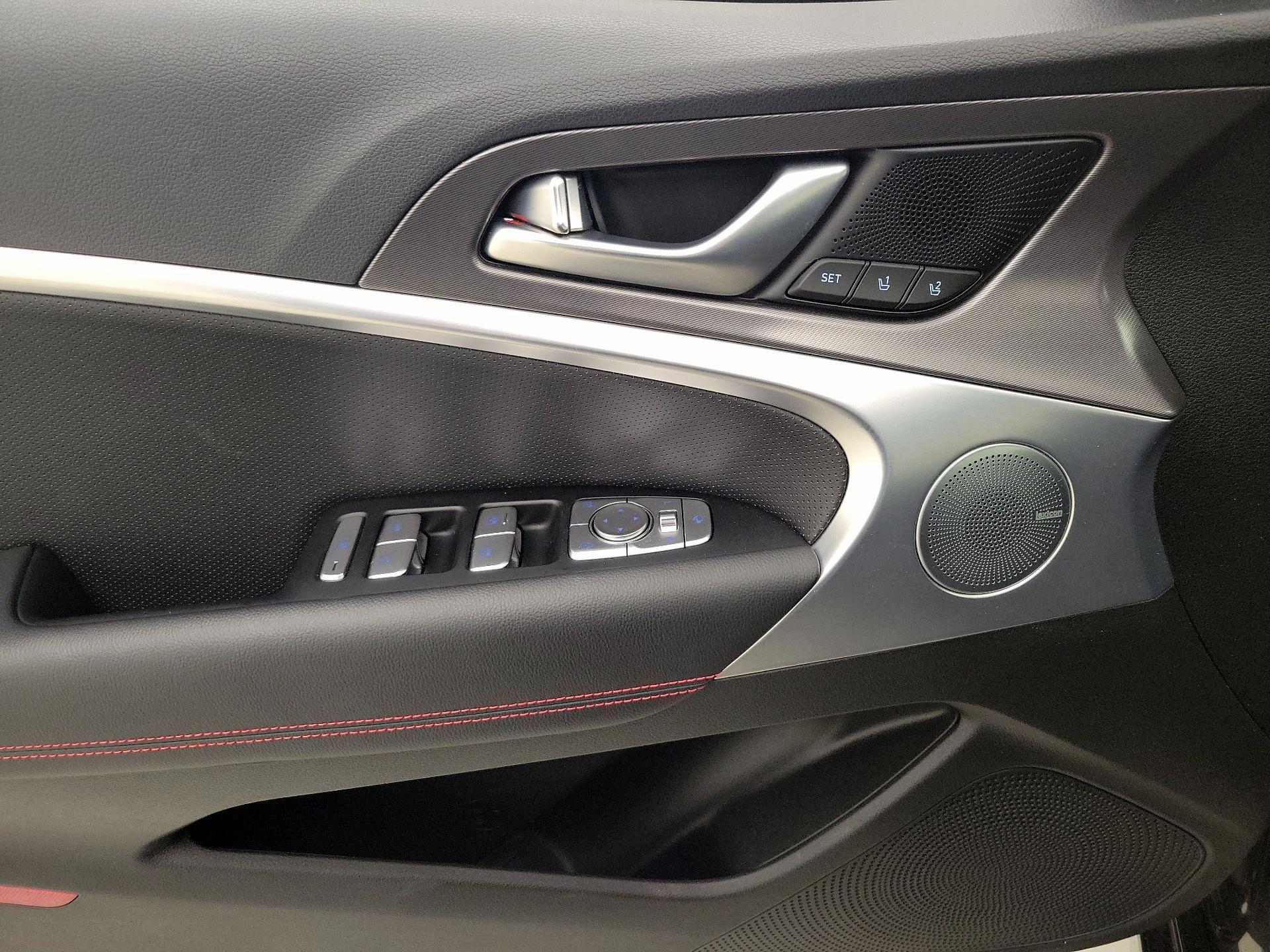 Thumbnail: 2025 Genesis G70 - 12