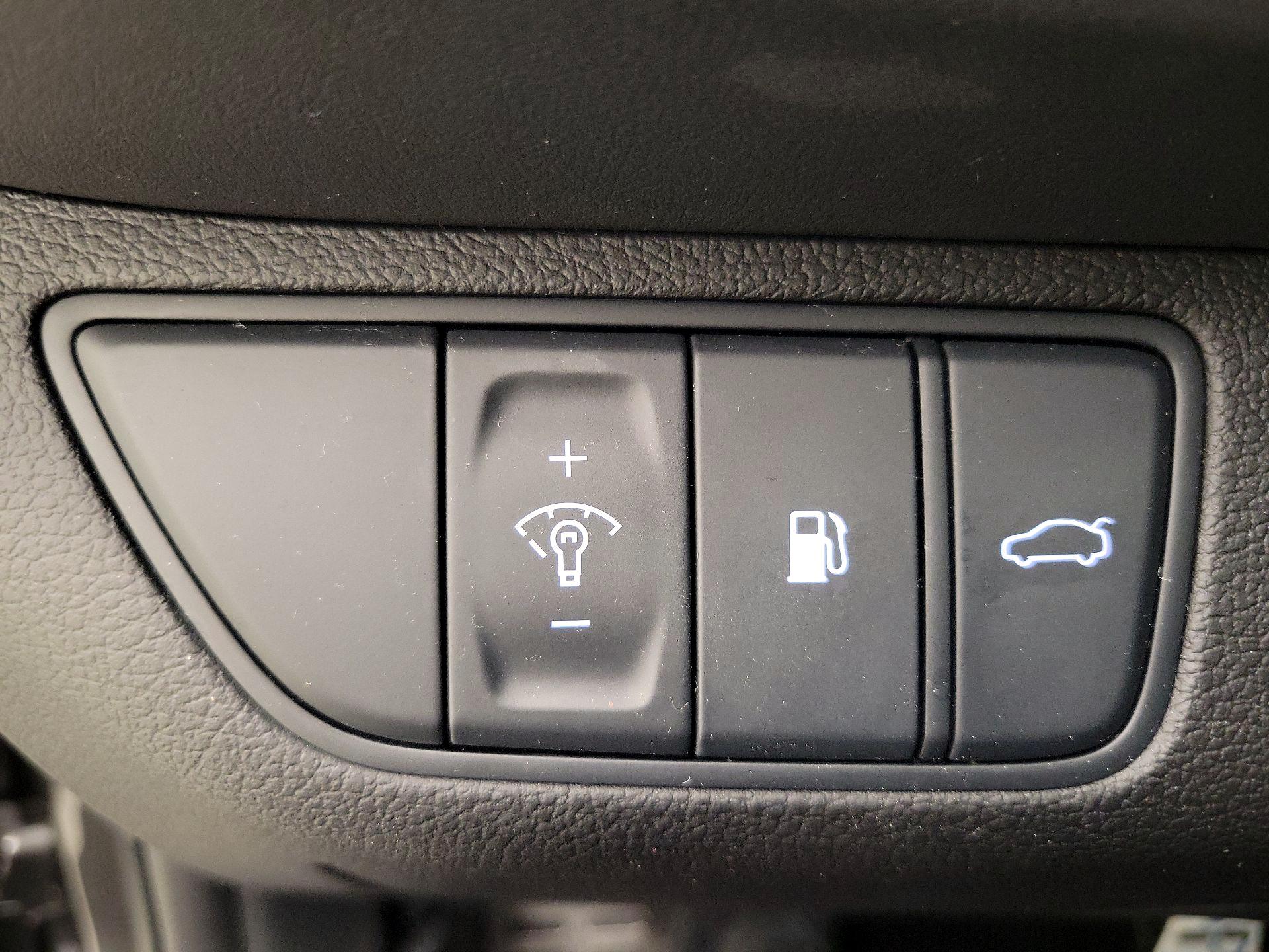 Thumbnail: 2025 Genesis G70 - 13