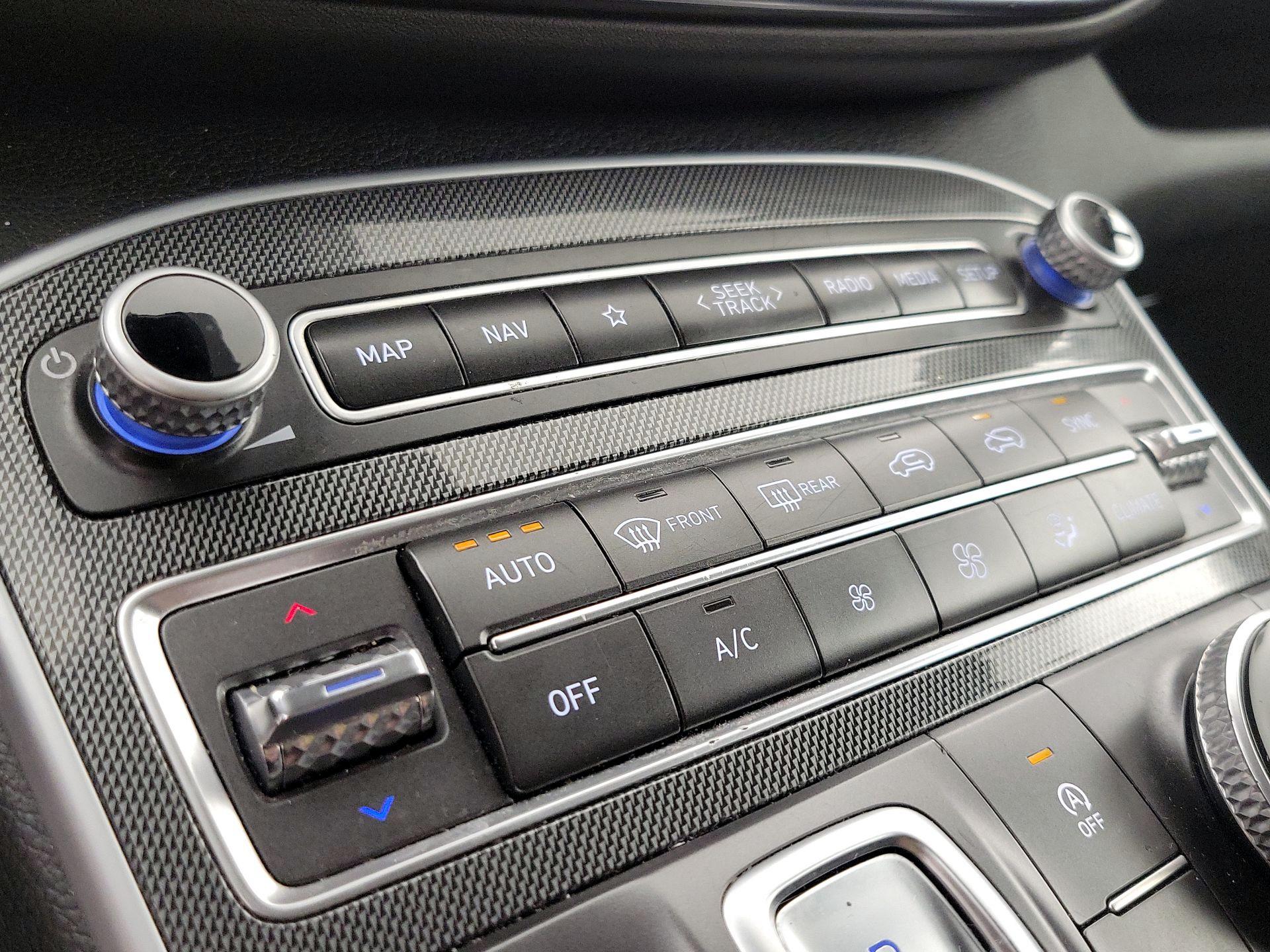 Thumbnail: 2023 Hyundai Santa Fe - 17