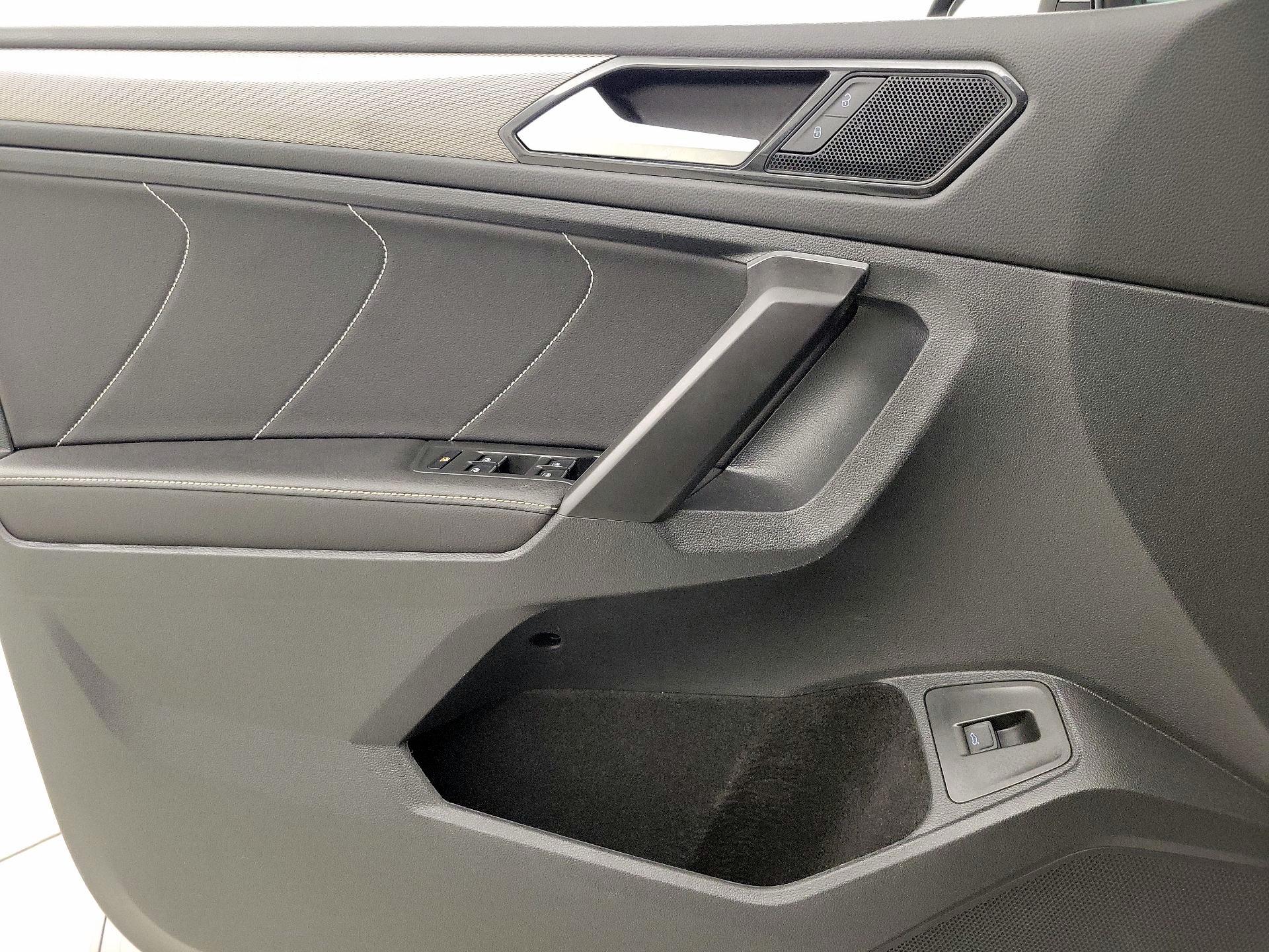 Thumbnail: 2024 Volkswagen Tiguan - 12