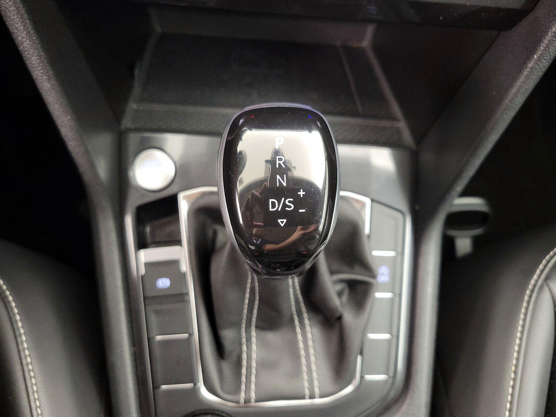 Thumbnail: 2024 Volkswagen Tiguan - 17