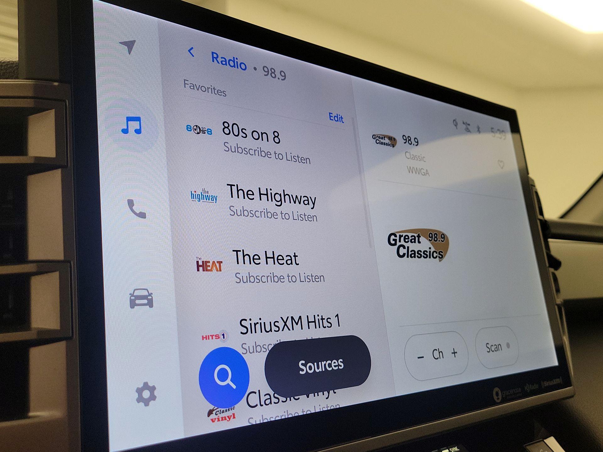 Thumbnail: 2023 Toyota Tundra - 15