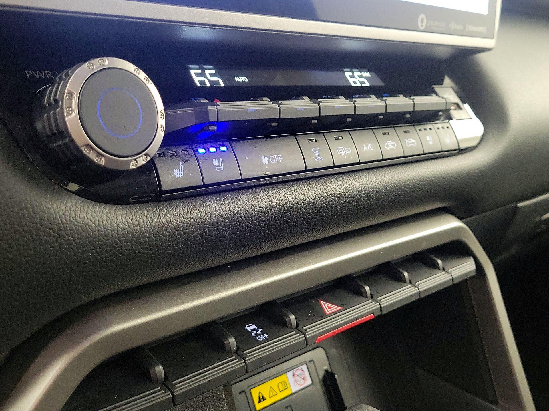 Thumbnail: 2023 Toyota Tundra - 16