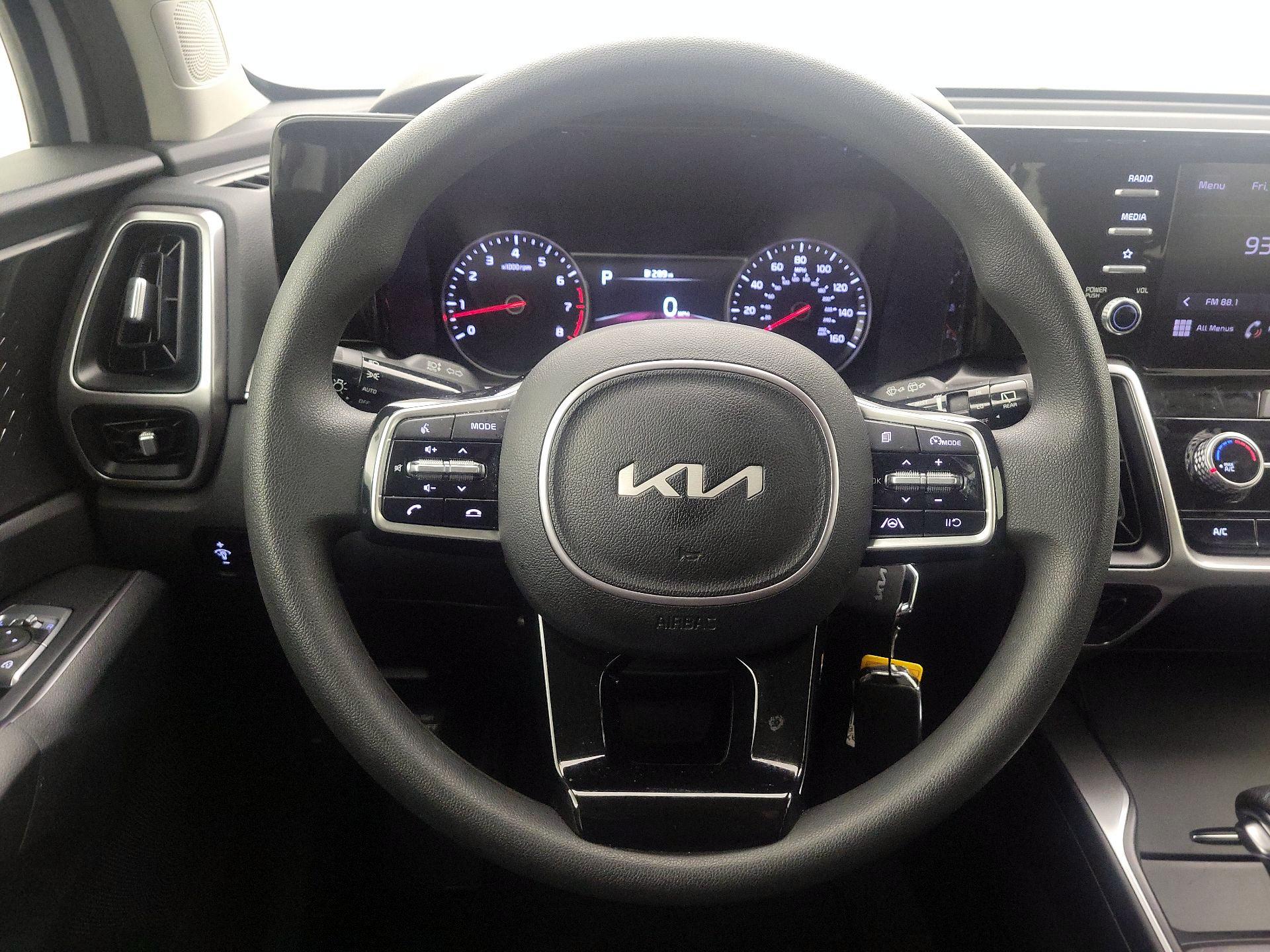 Thumbnail: 2023 Kia Sorento - 10