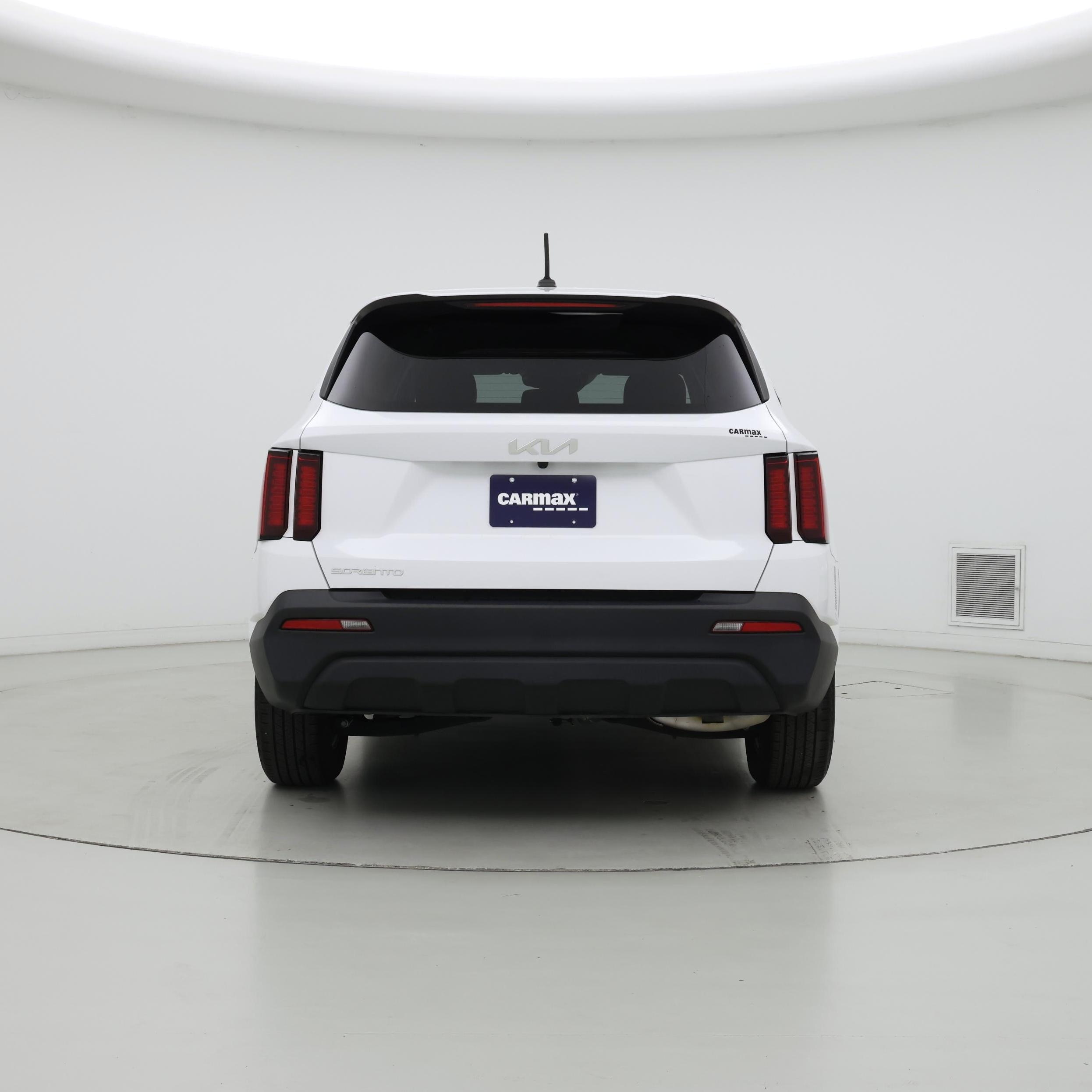 Thumbnail: 2023 Kia Sorento - 6