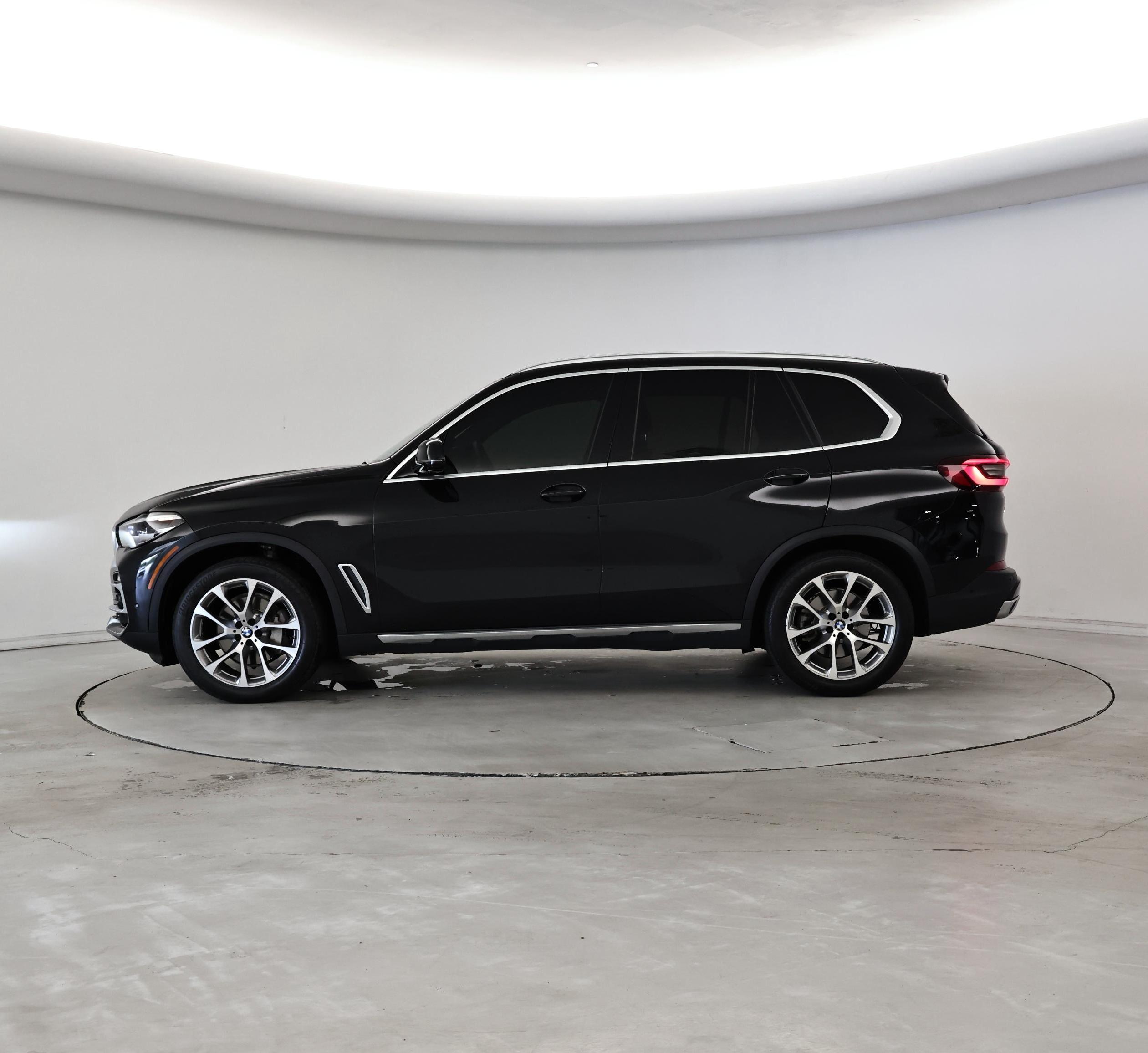 Thumbnail: 2021 BMW X5 - 3