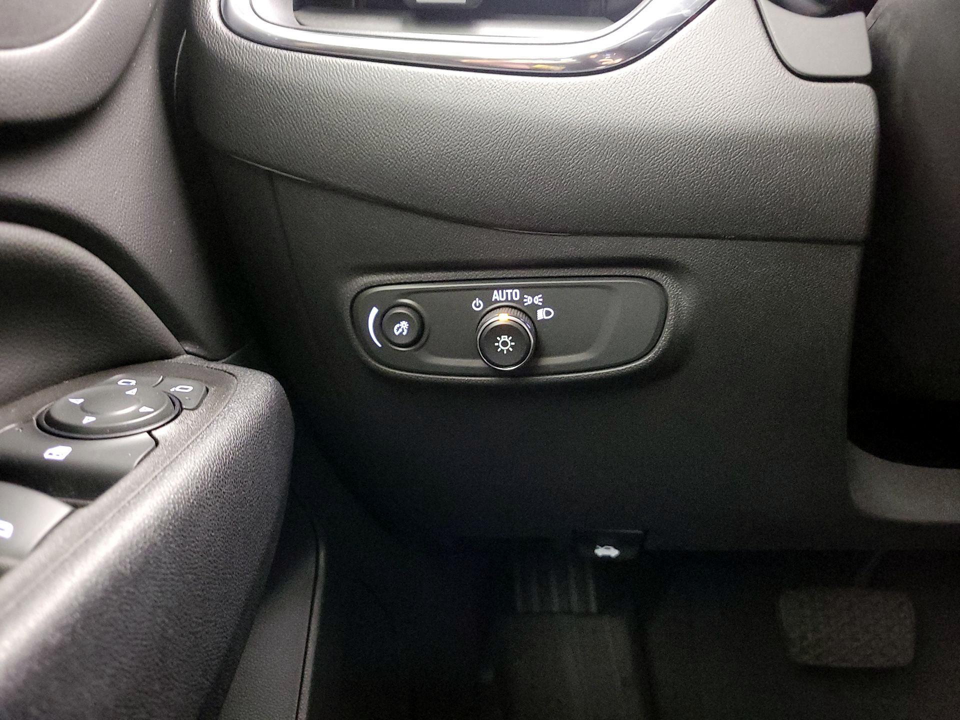 Thumbnail: 2025 Genesis GV70 - 13