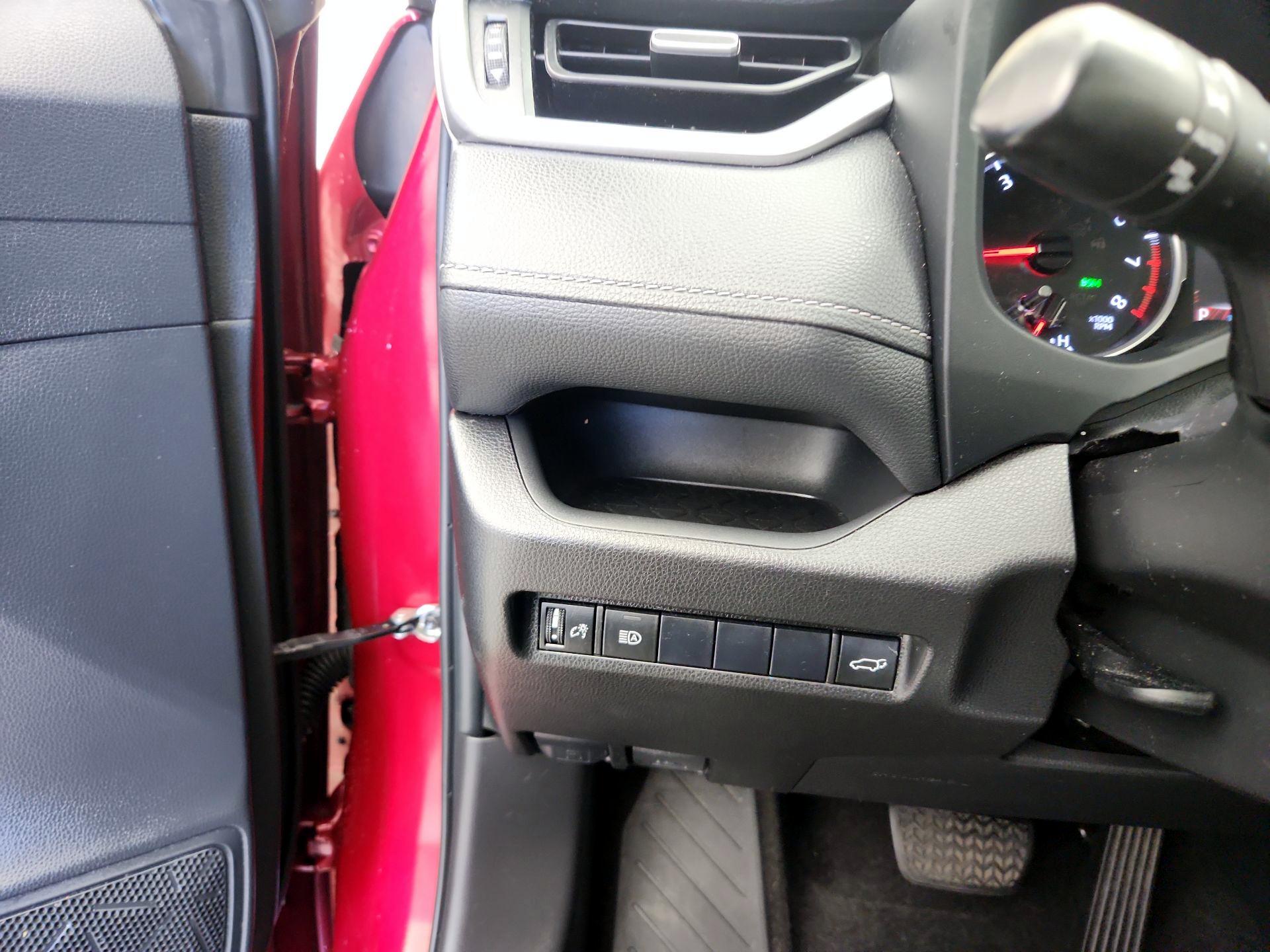 Thumbnail: 2019 Toyota RAV4 - 13