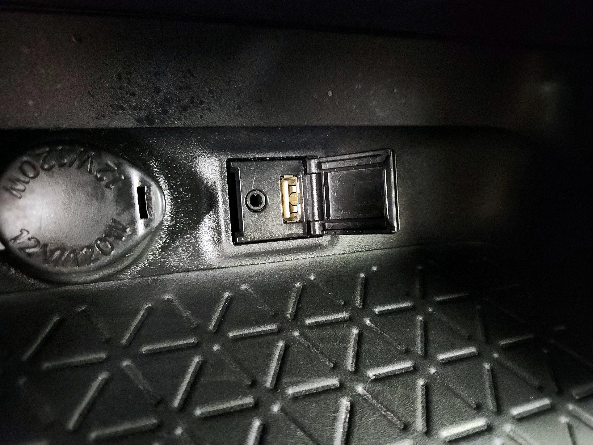 Thumbnail: 2019 Toyota RAV4 - 18